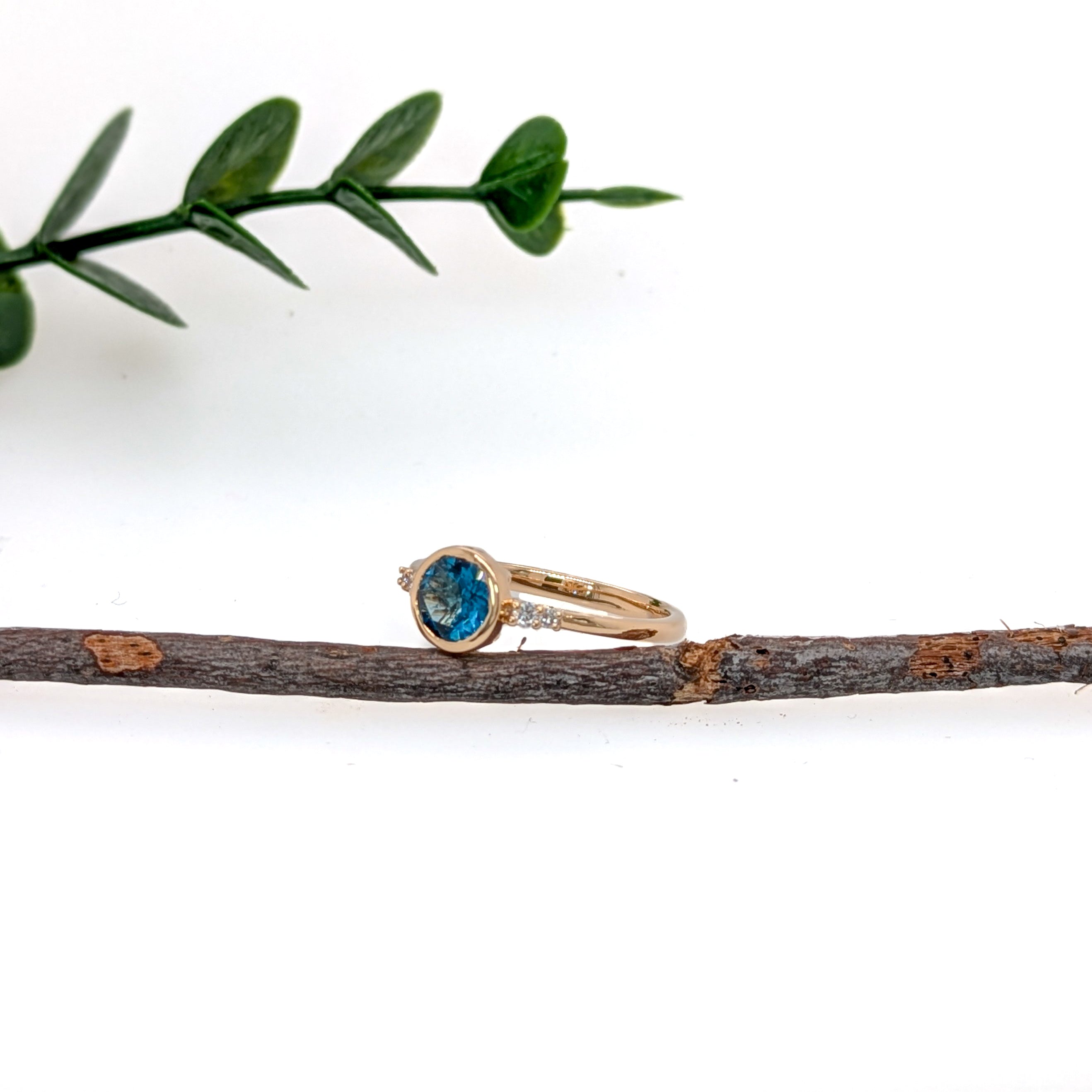 tia 14k yellow gold 0.80cts london topaz diamond ring | round 6mm