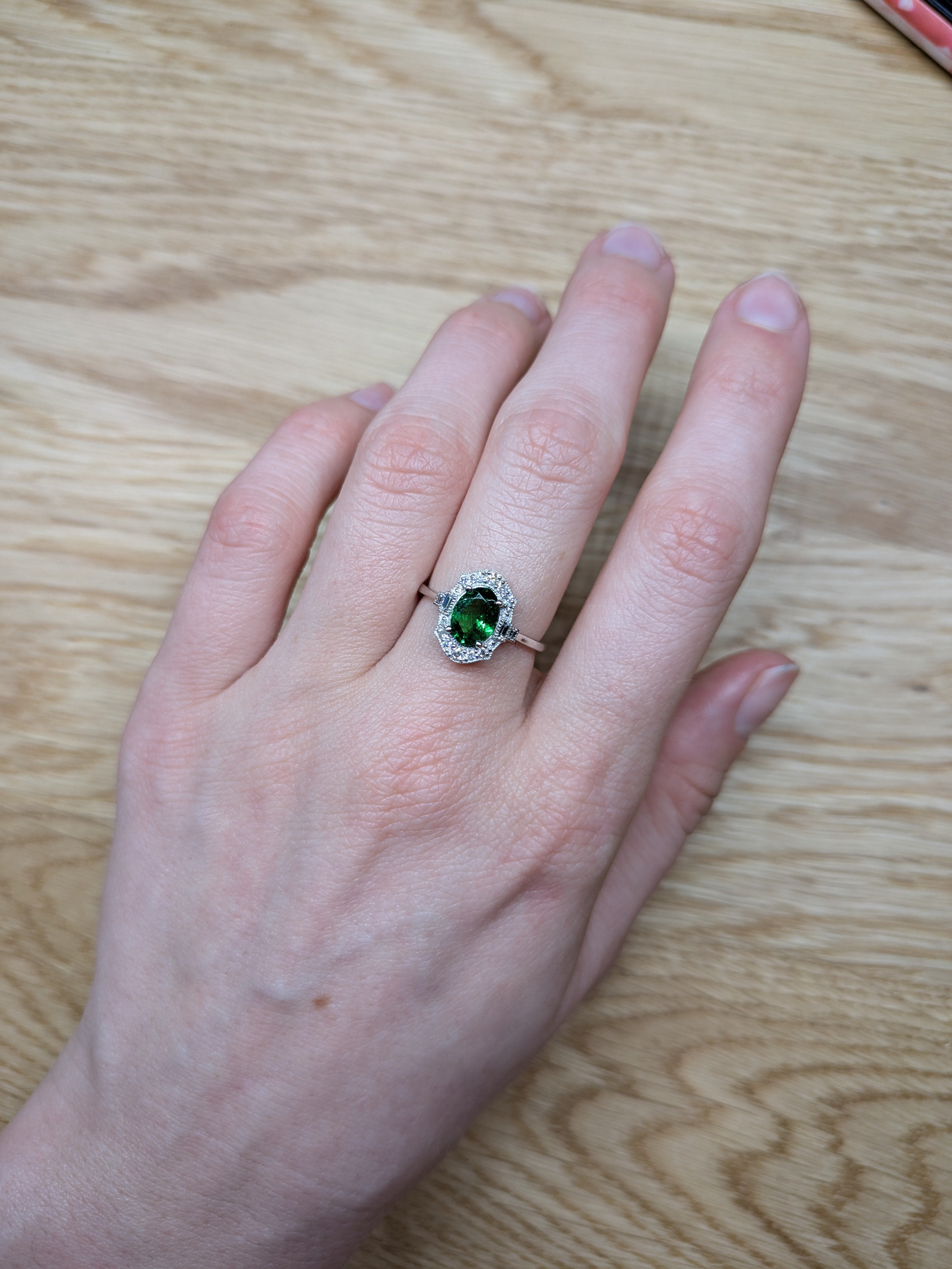 Spring Green 14K White Gold 0.94cts Rare Tsavorite Garnet Diamond Ring | Oval 7.9x5.8mm