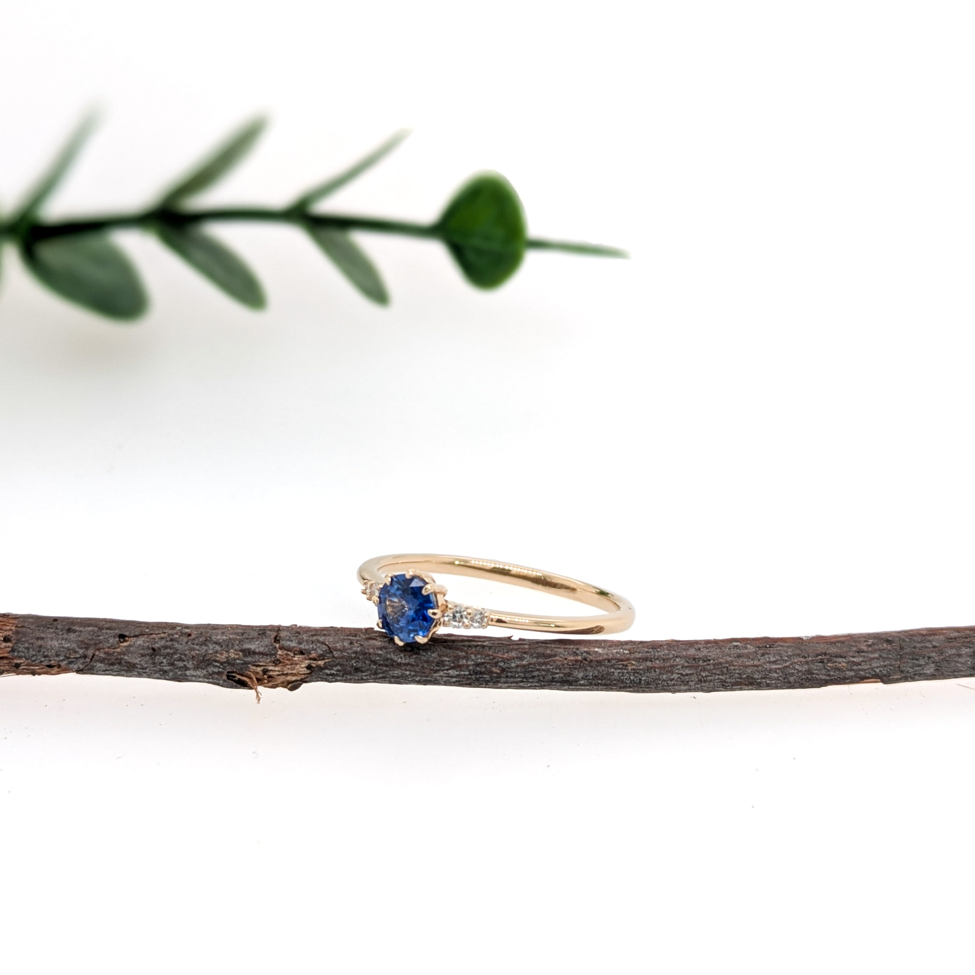 Vino 14K Yellow Gold 0.43cts AAA Ceylon Sapphire Diamond Ring | Round 5mm