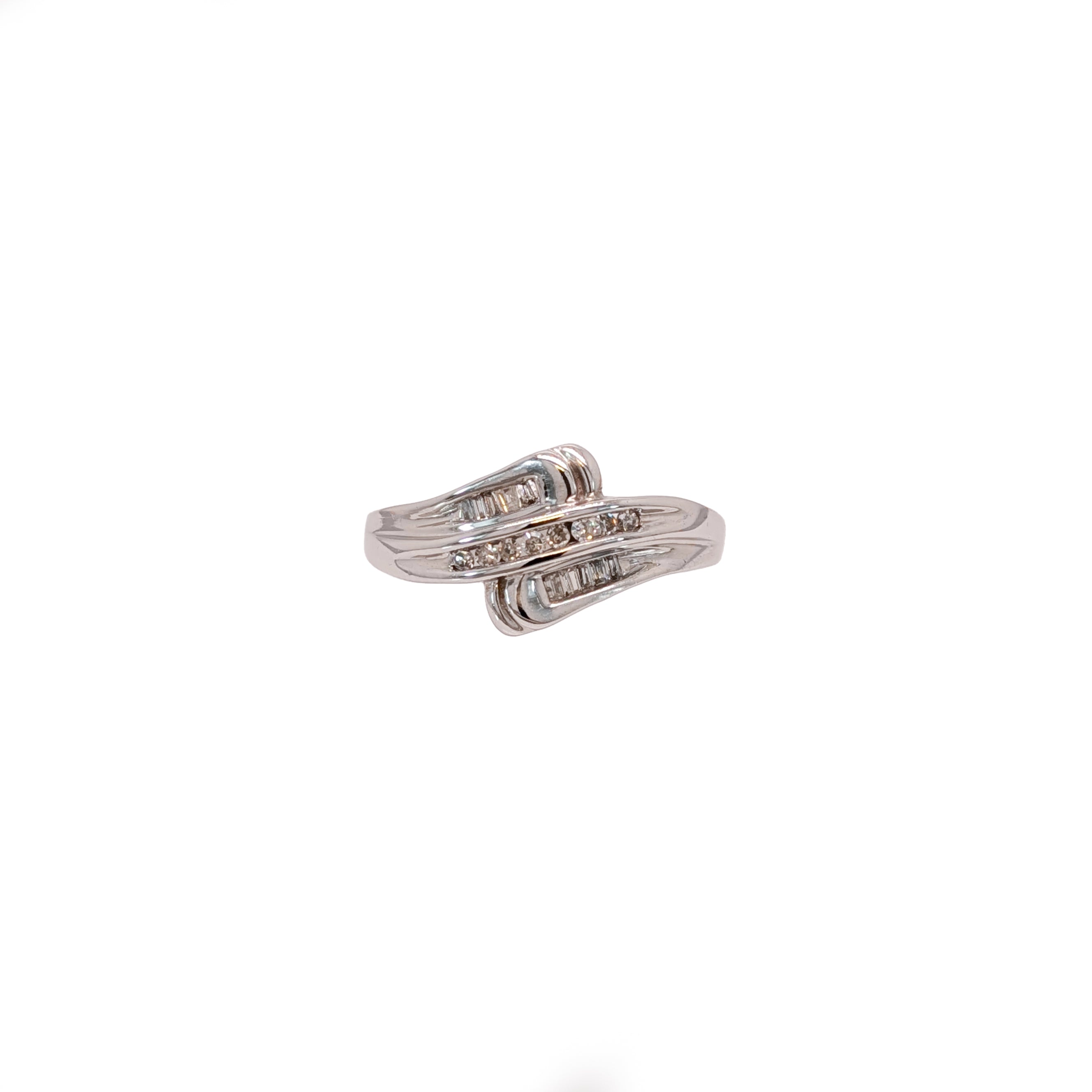 Previously Loved 10K White Gold Diamond Ring