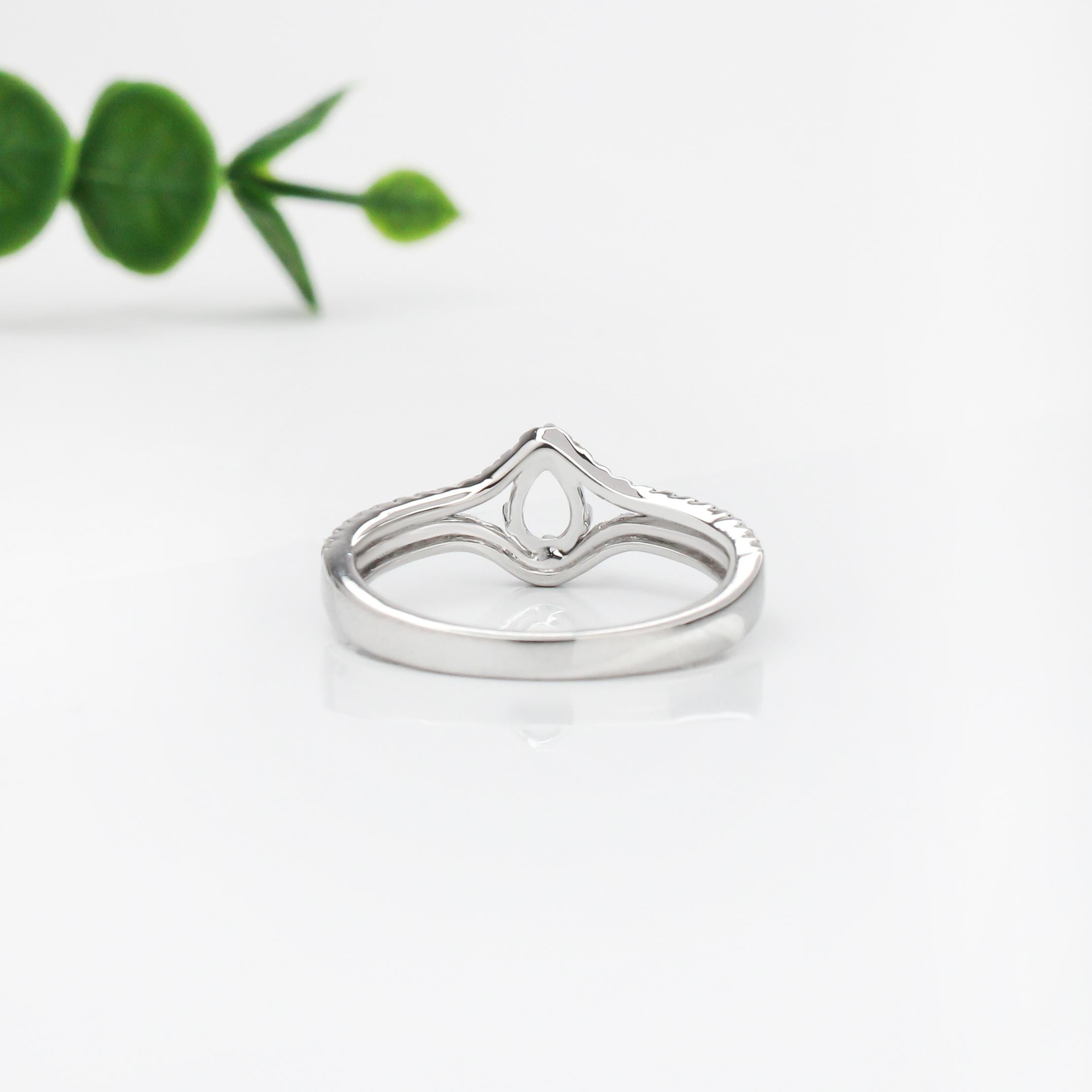 Unique Split Shank Ring Setting with Diamonds in 14K Solid Gold | Pear Shape