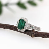 2ct Emerald Ring w Diamond Accents