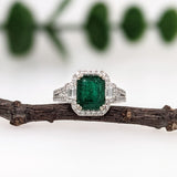 2ct Emerald Ring w Diamond Accents