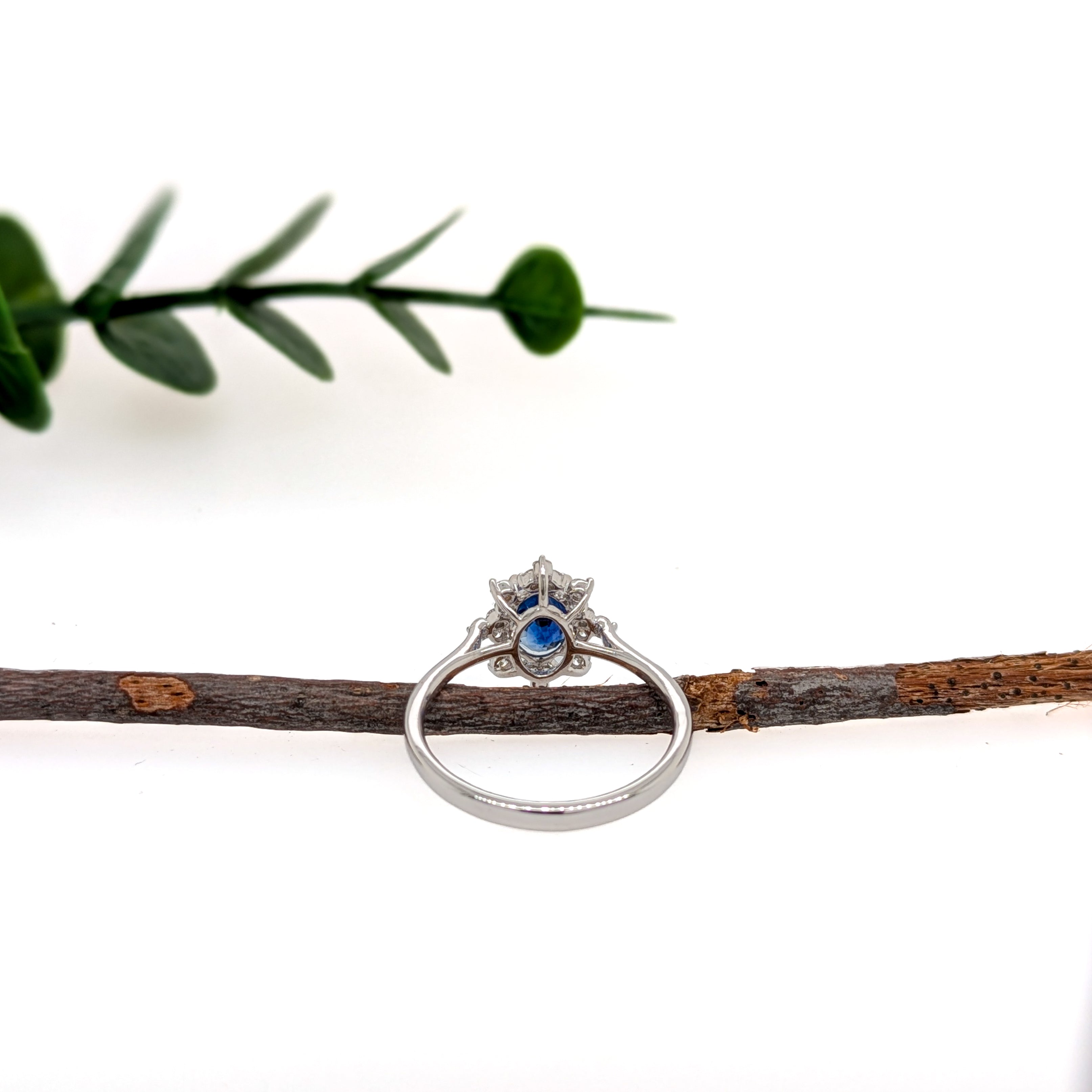 Manisha 14K White Gold 1.29cts Ceylon Sapphire Diamond Ring | Oval 7x5mm