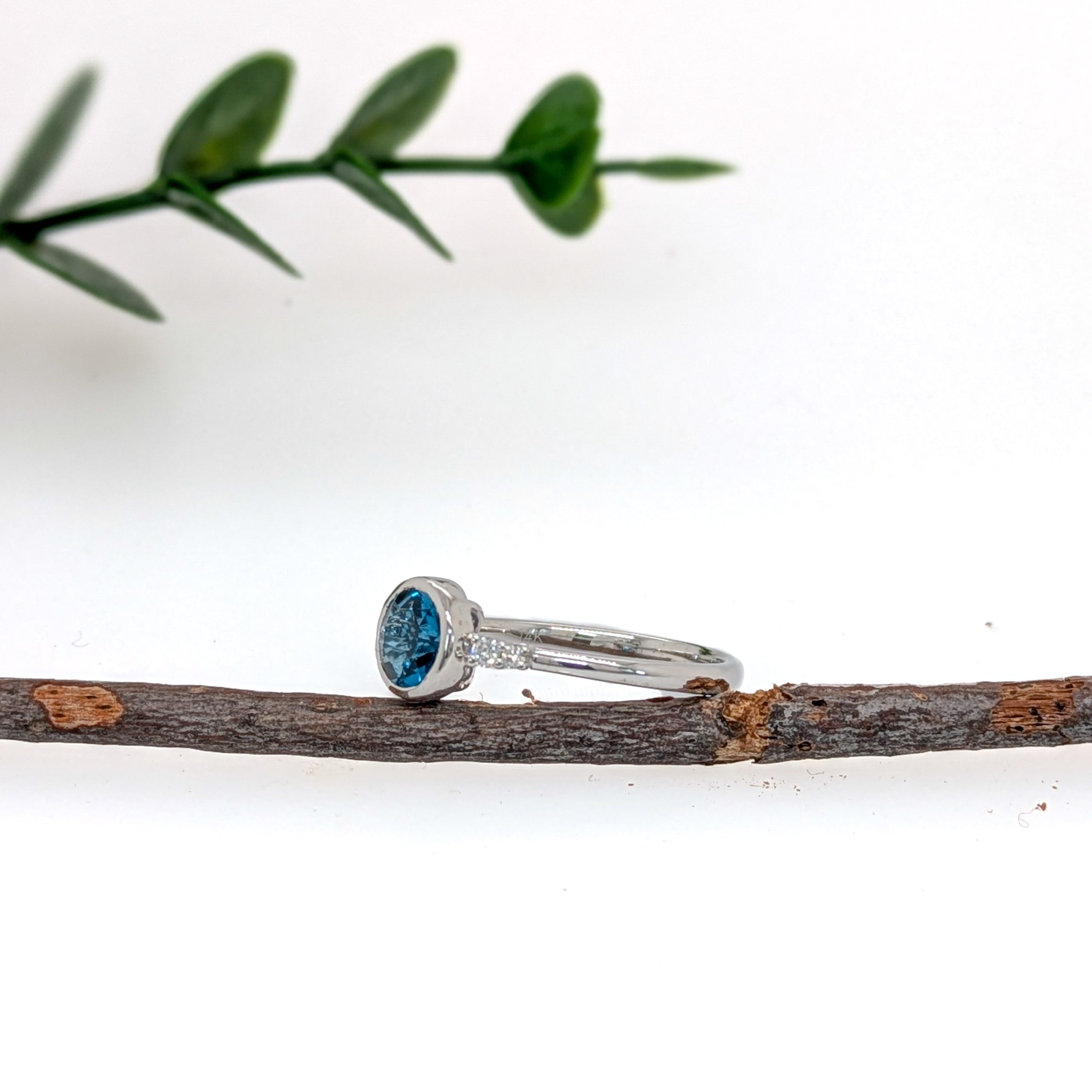 samara 14k white gold 0.80cts london blue topaz diamond wedding ring | round 6mm