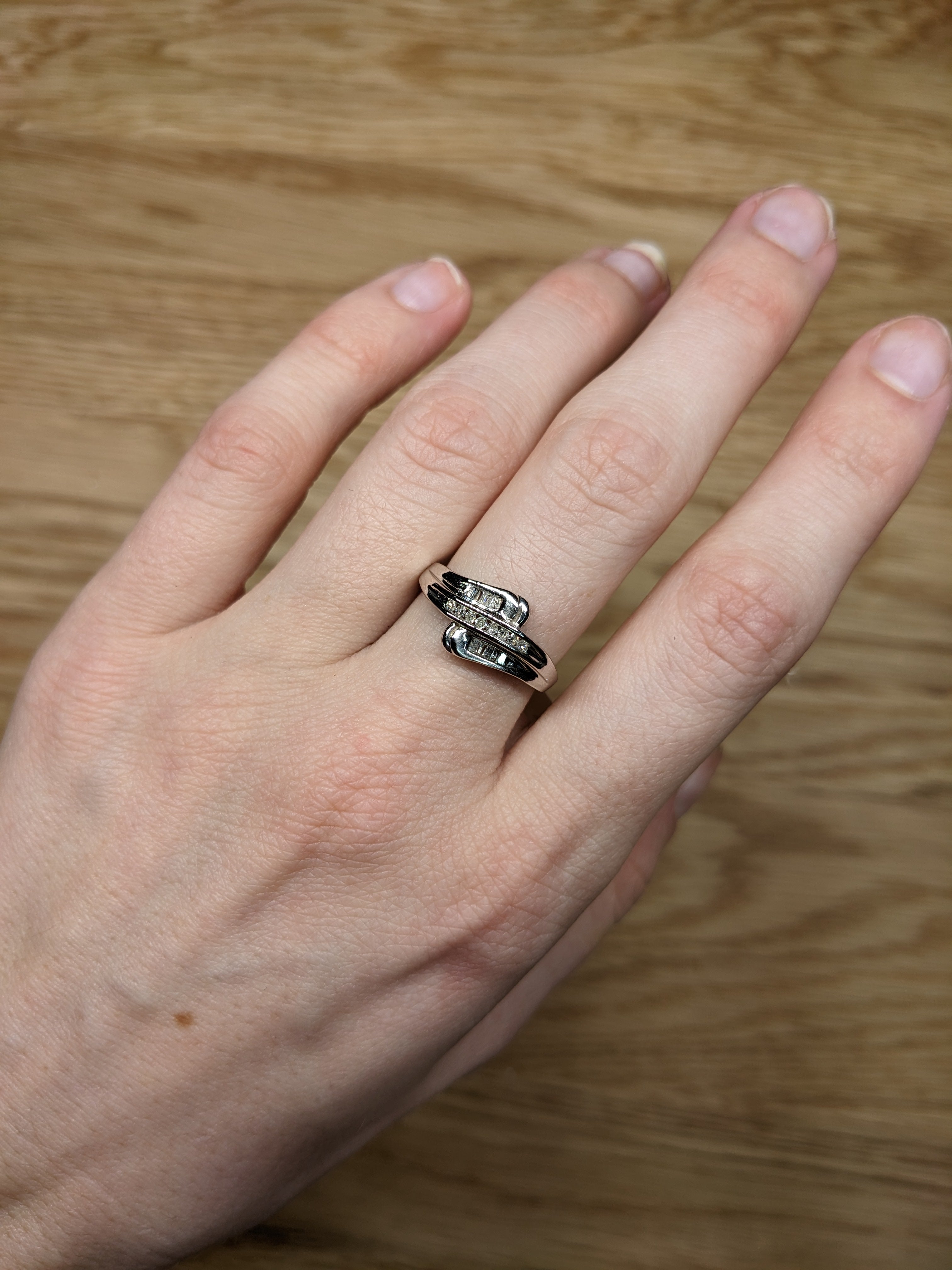 Previously Loved 10K White Gold Diamond Ring