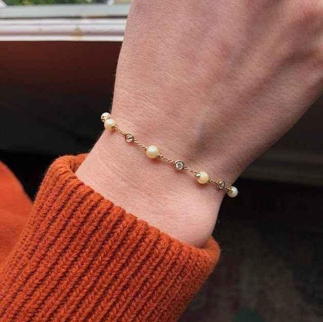 Delicate Natural Pearl and Diamond Bracelet | 14k Gold | Bezel Diamond | Gold Chain Bracelet | Cute and Elegant | Daily Wear | Customizable