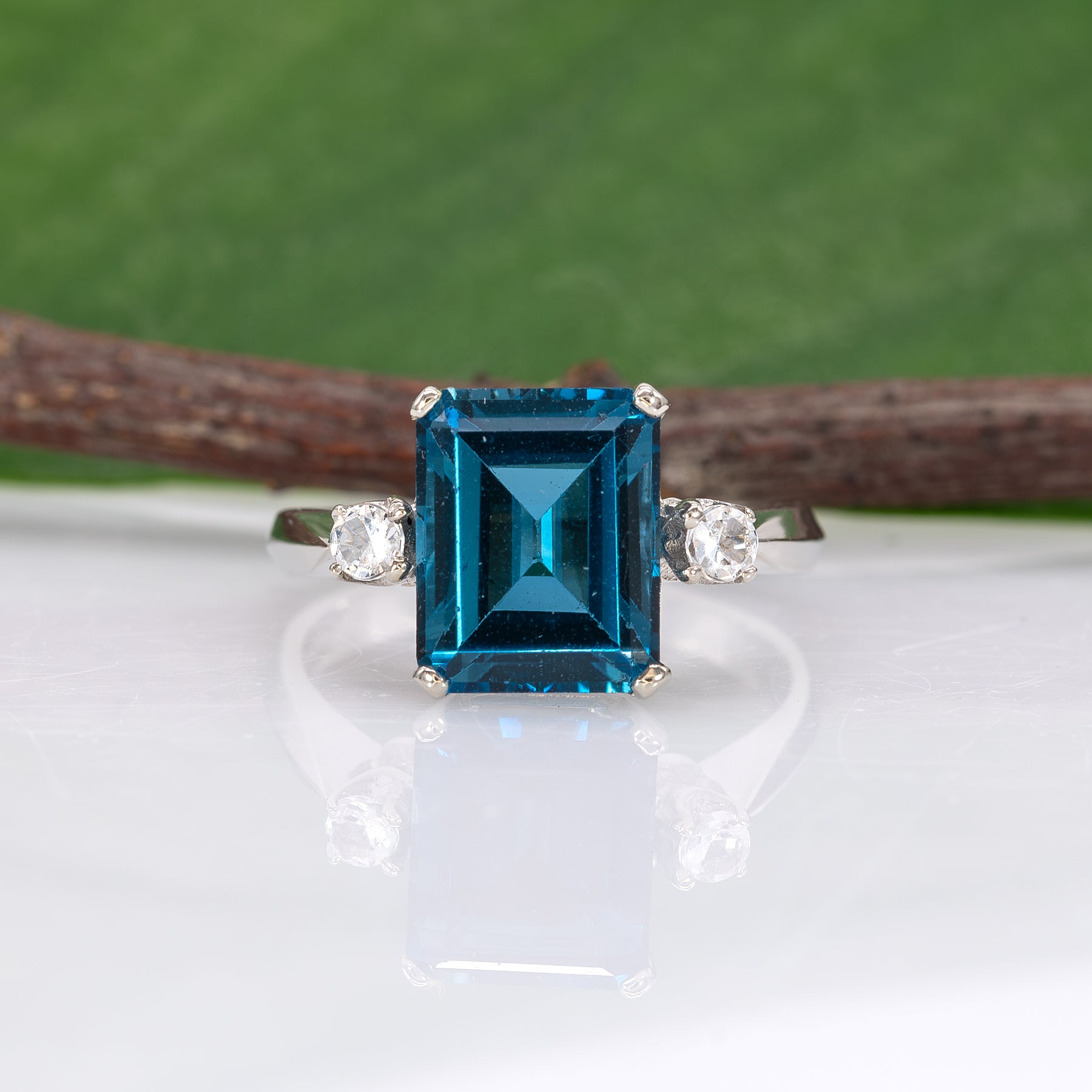 10K yellow gold London blue topaz estate ring with diamonds