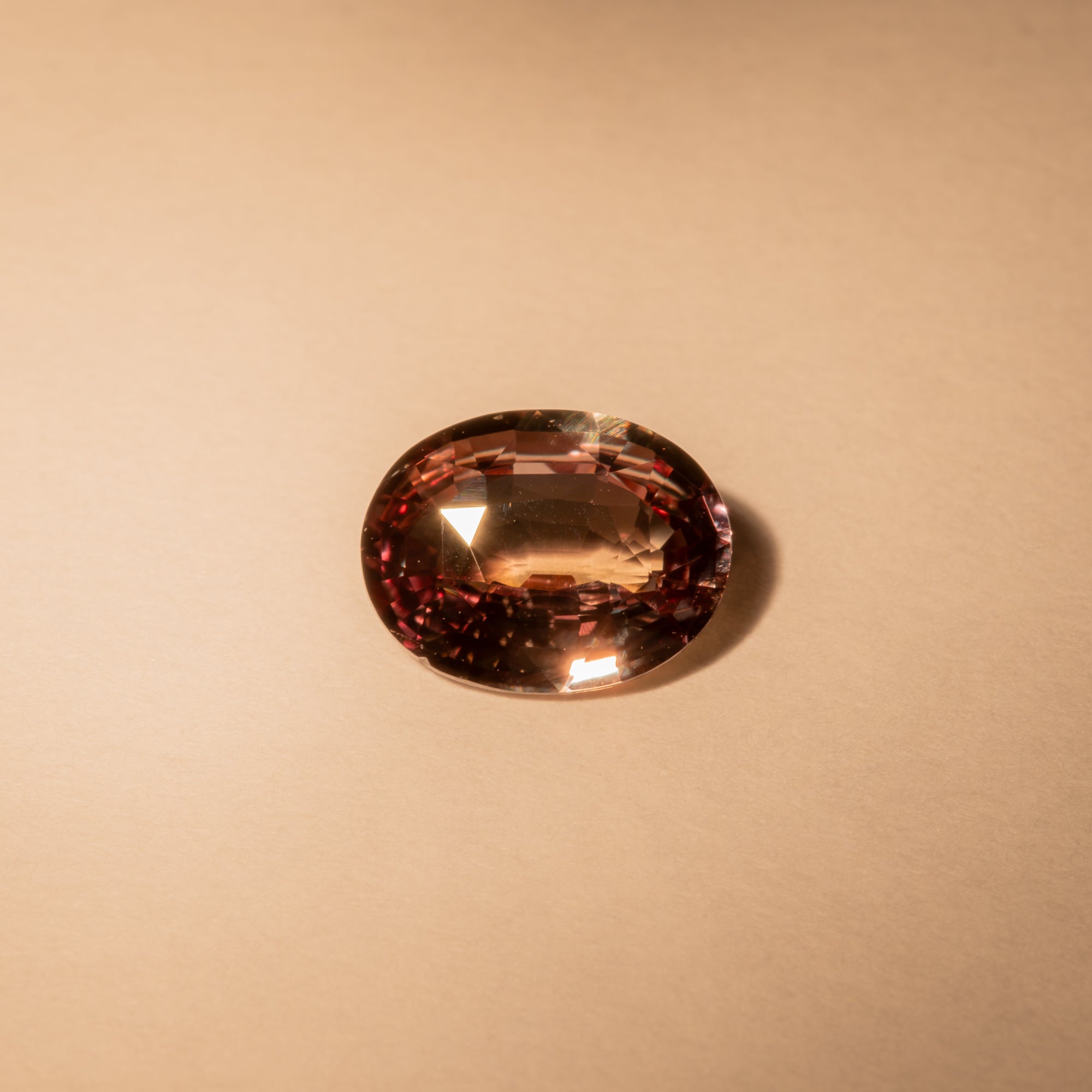 1.07 carat natural color-change alexandrite oval, 7.47x5.82mm untreated loose gemstone – view 2