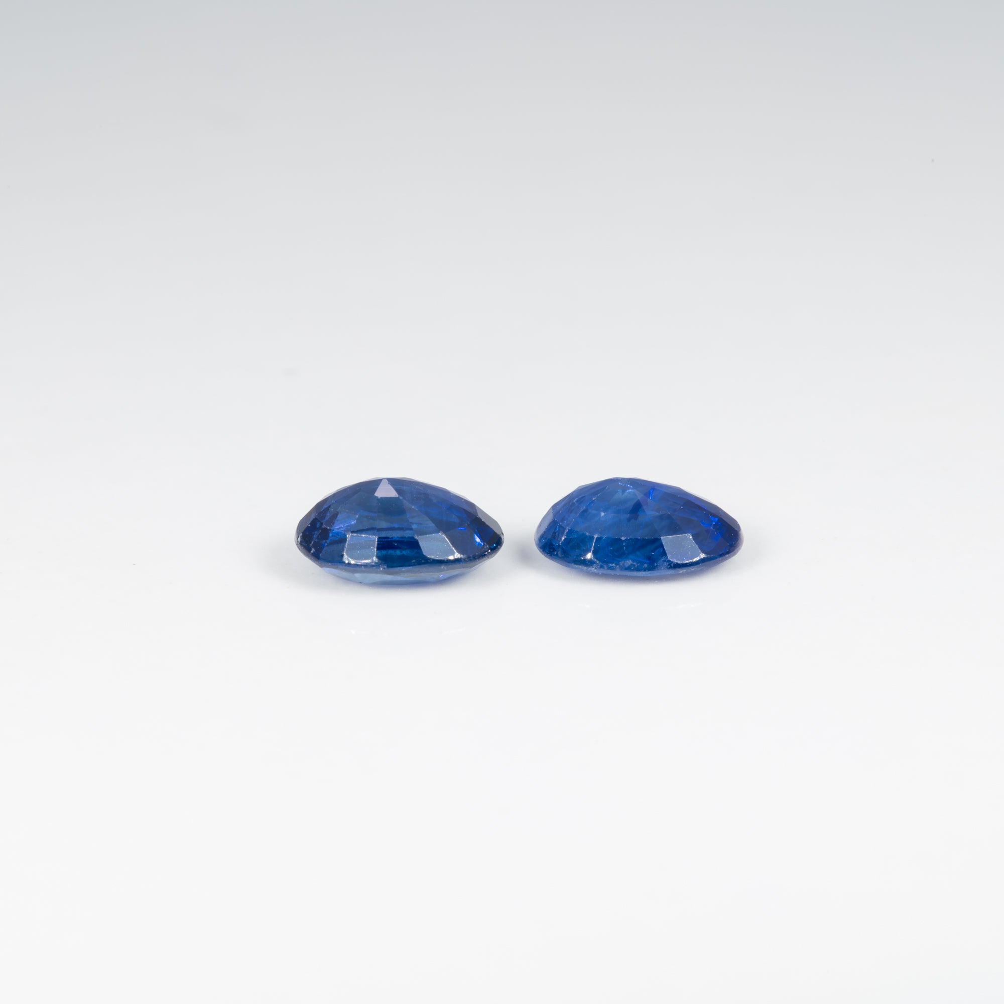 1.04 carat natural blue sapphire oval 6.8x5.5mm loose gemstone – view 4