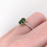 Classic Solitaire Ring Setting with Minimalist Trio Diamond Accented Shank 14K Gold | Oval