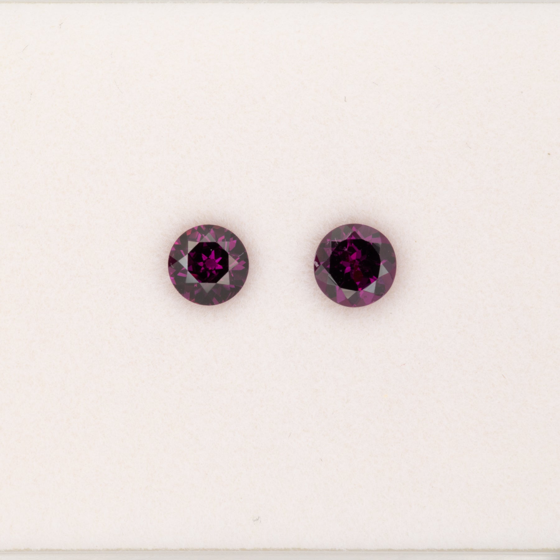 0.61ct Rhodolite Garnet round 5mm loose pink gemstone