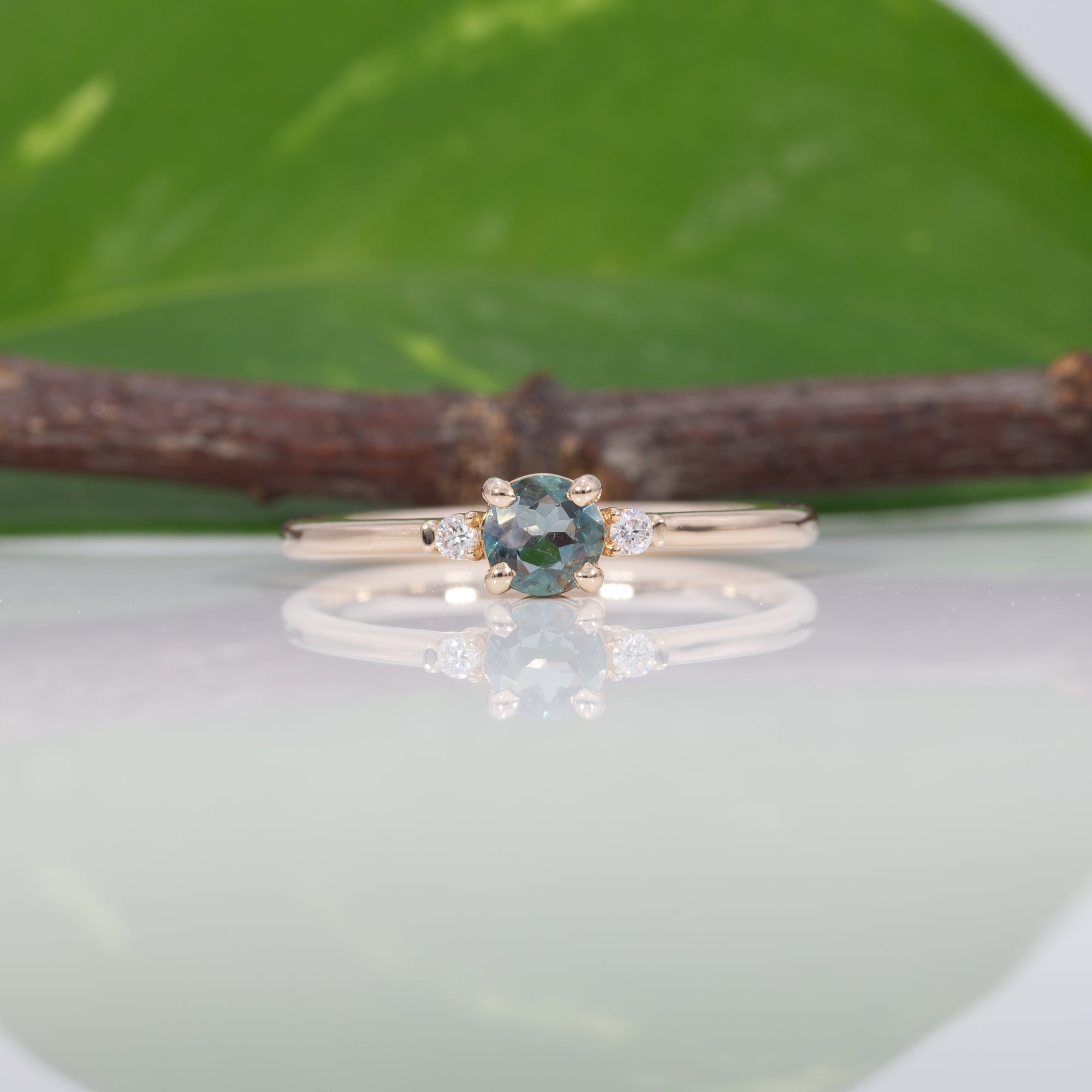 14K yellow gold alexandrite ring