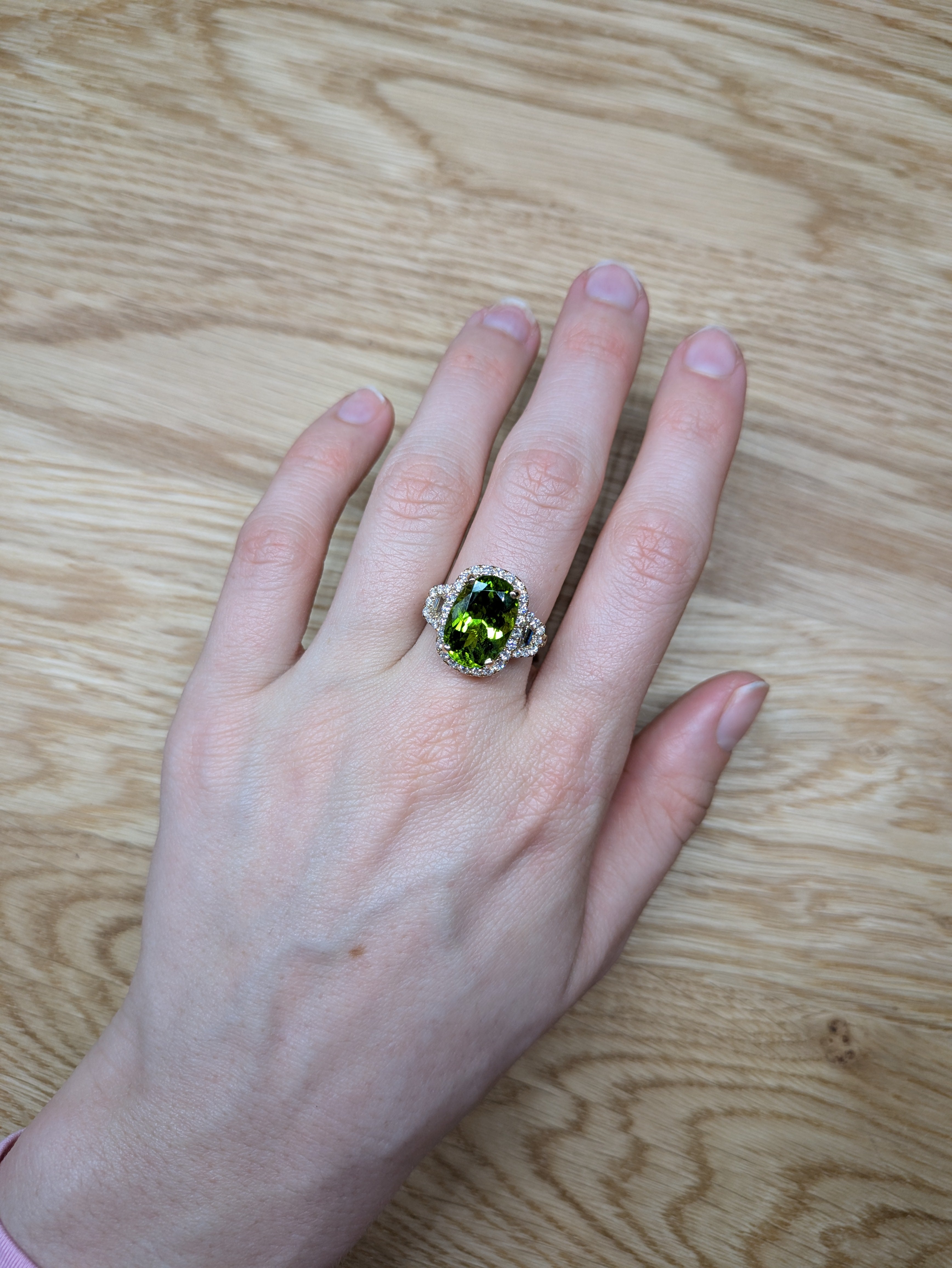 Akira 14K Yellow Gold 7.3cts Peridot Diamond Ring | Cushion Cut 14x10mm