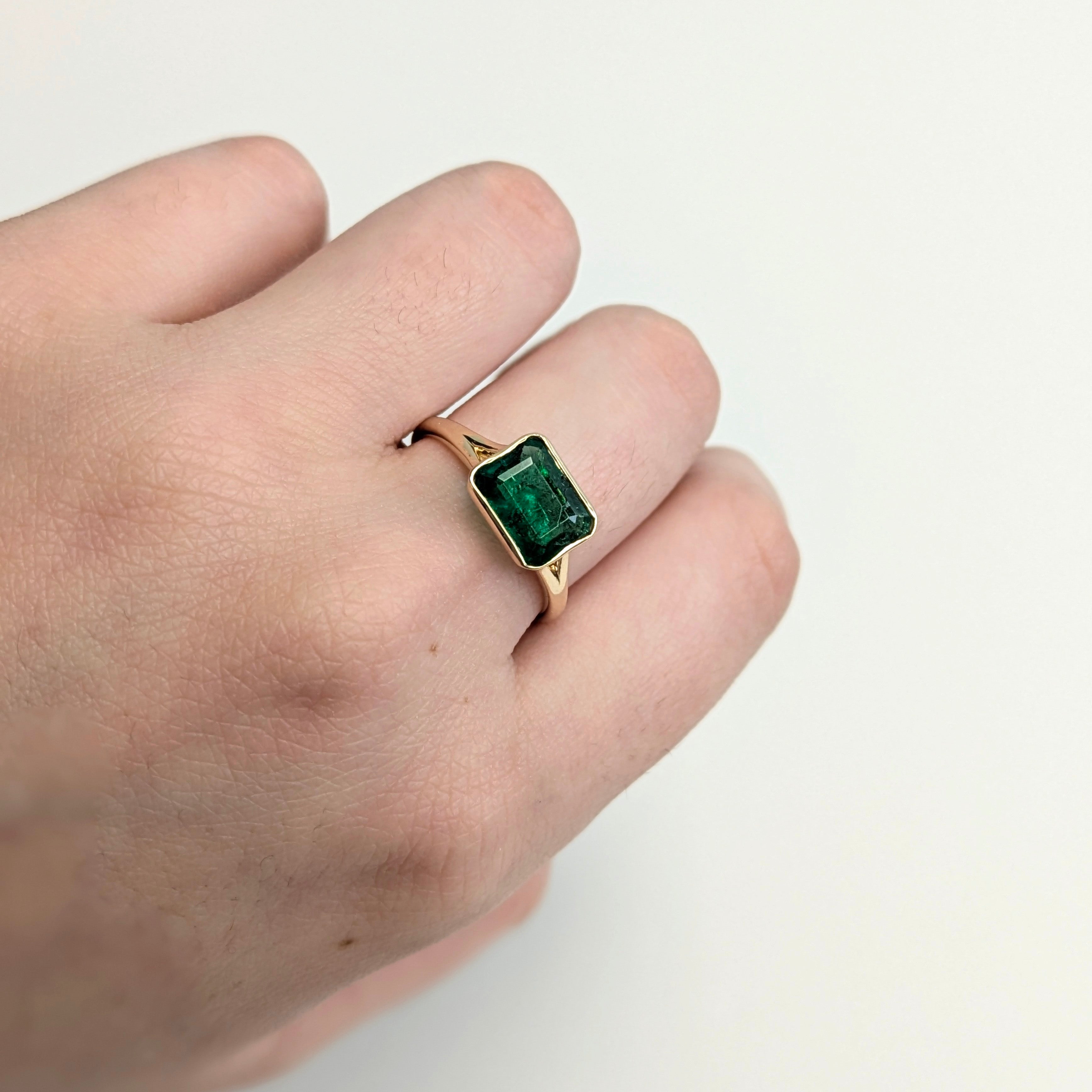 Asra 14K Yellow Gold 1.63cts Zambian Emerald Ring | Emerald Cut 8.5X6.2mm