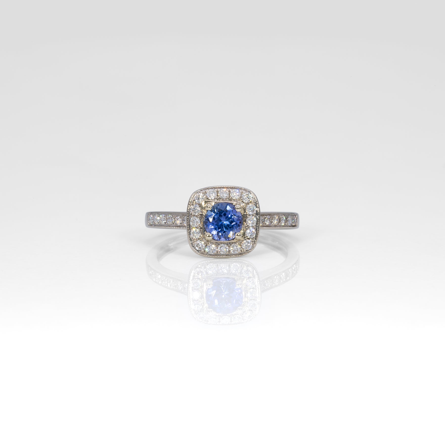 14K yellow gold tanzanite estate ring with diamond accents