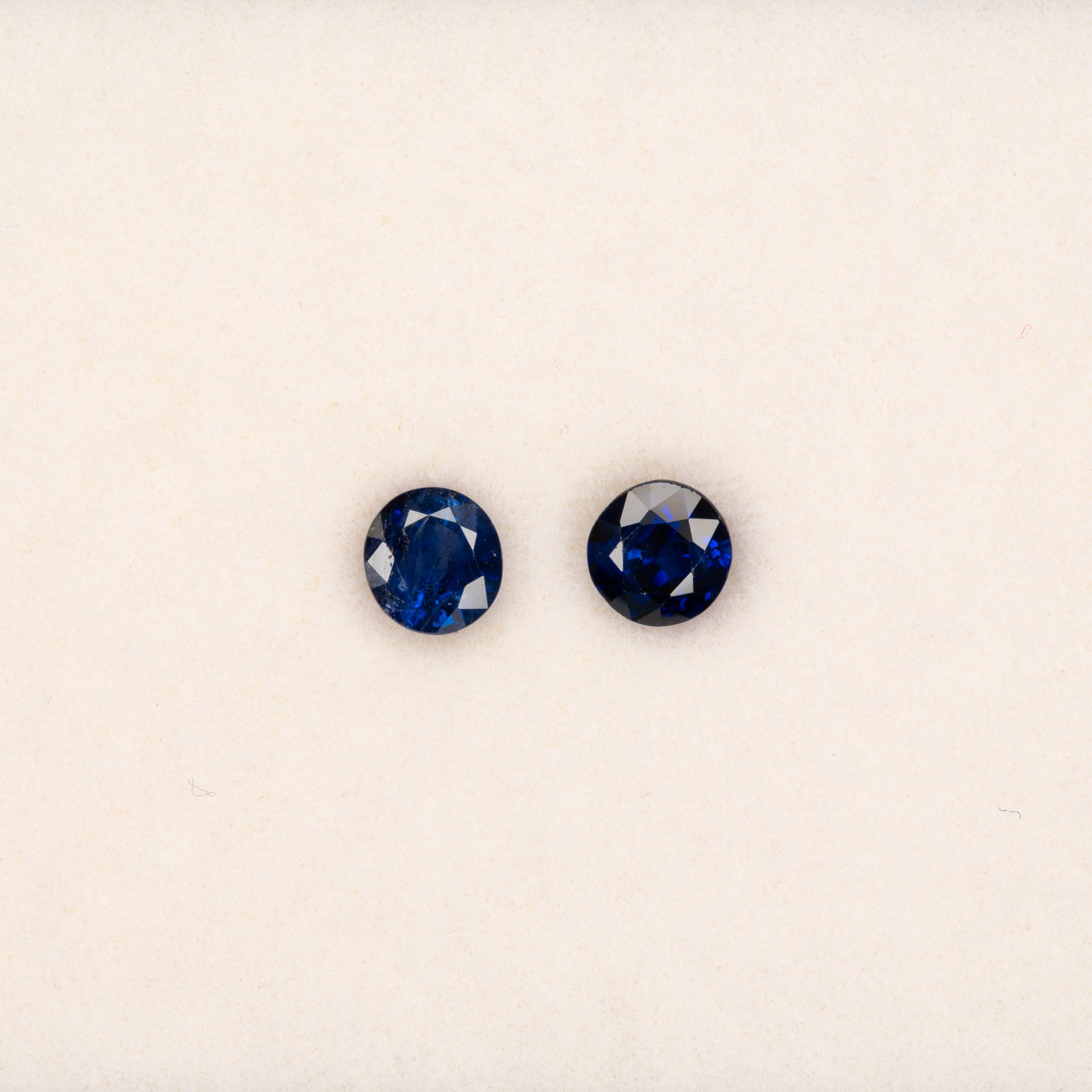 0.37 carat natural blue sapphire oval 4.1x4.2mm loose gemstone – view 2