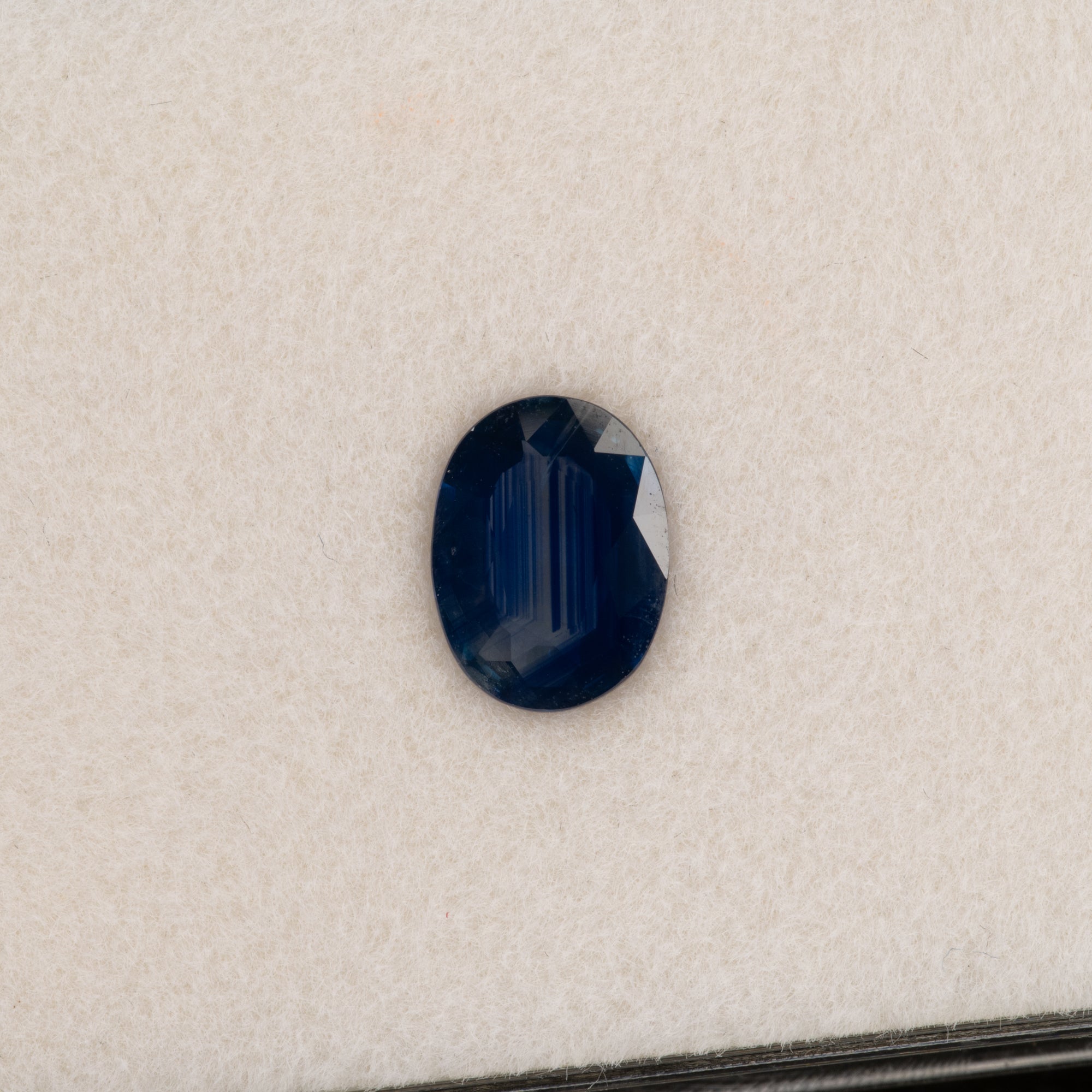 2.00 carat natural blue sapphire, oval 9x7mm loose gemstone