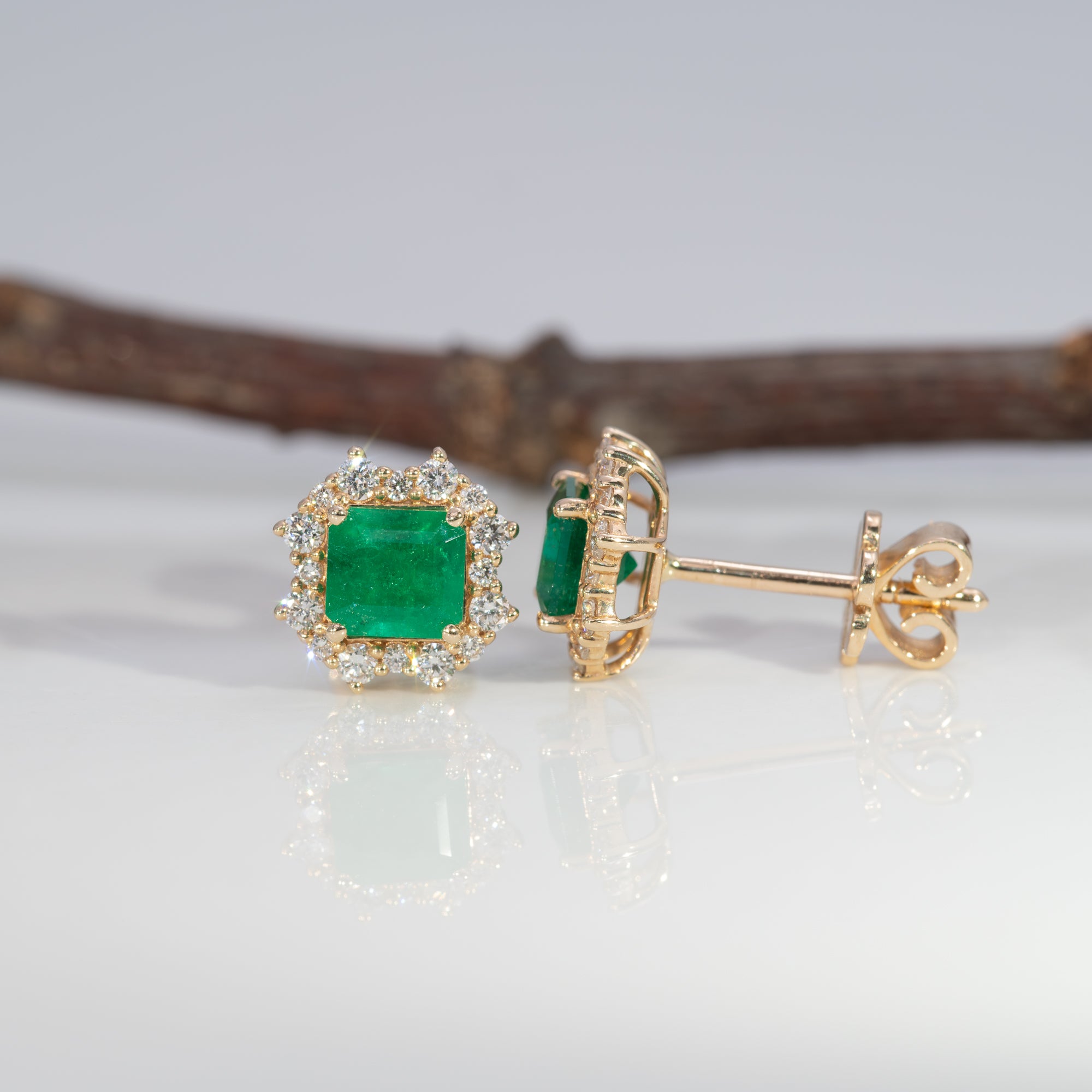 14K yellow gold colombian emerald earrings