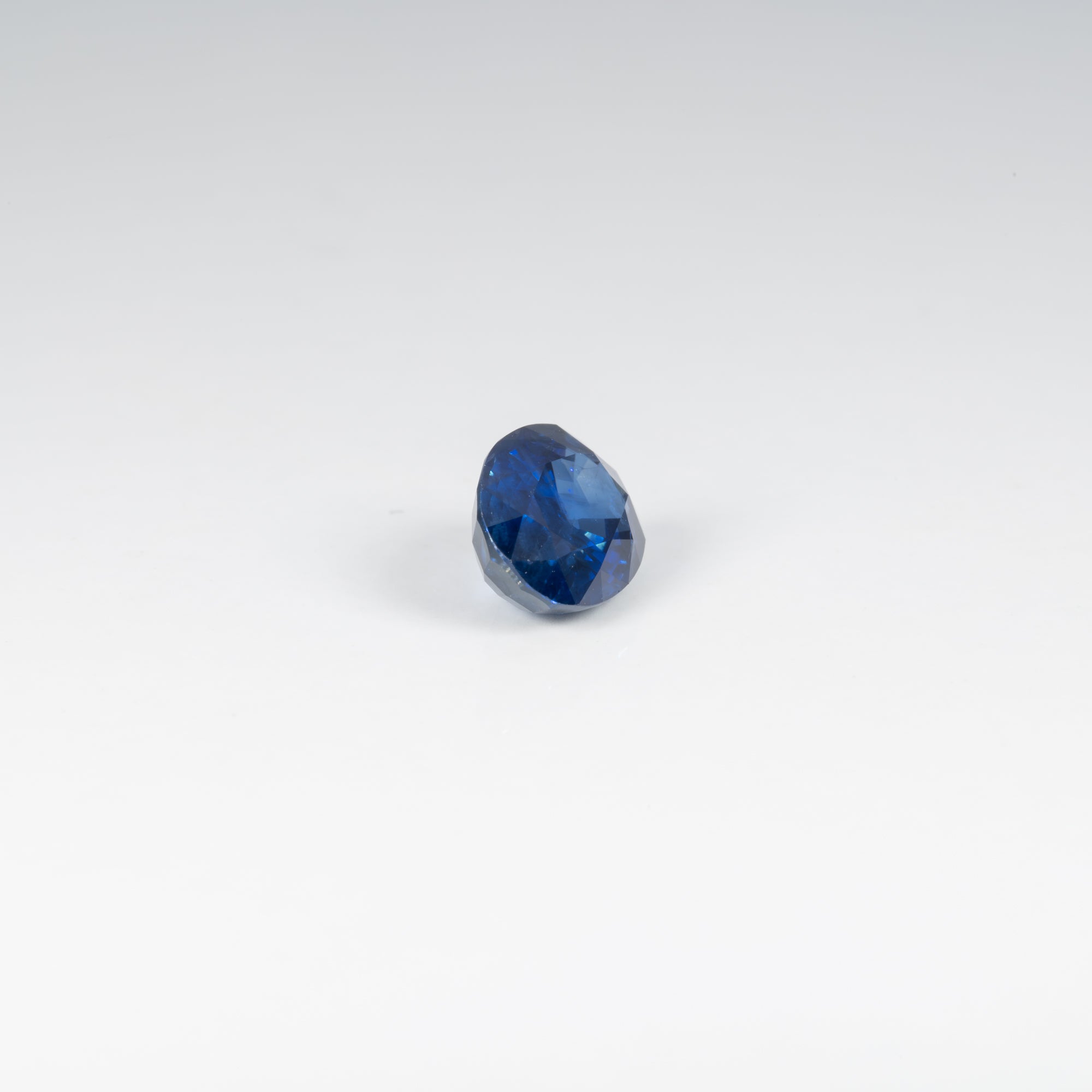 2.11 carat natural blue sapphire oval 8.6x6.3mm loose gemstone – view 2