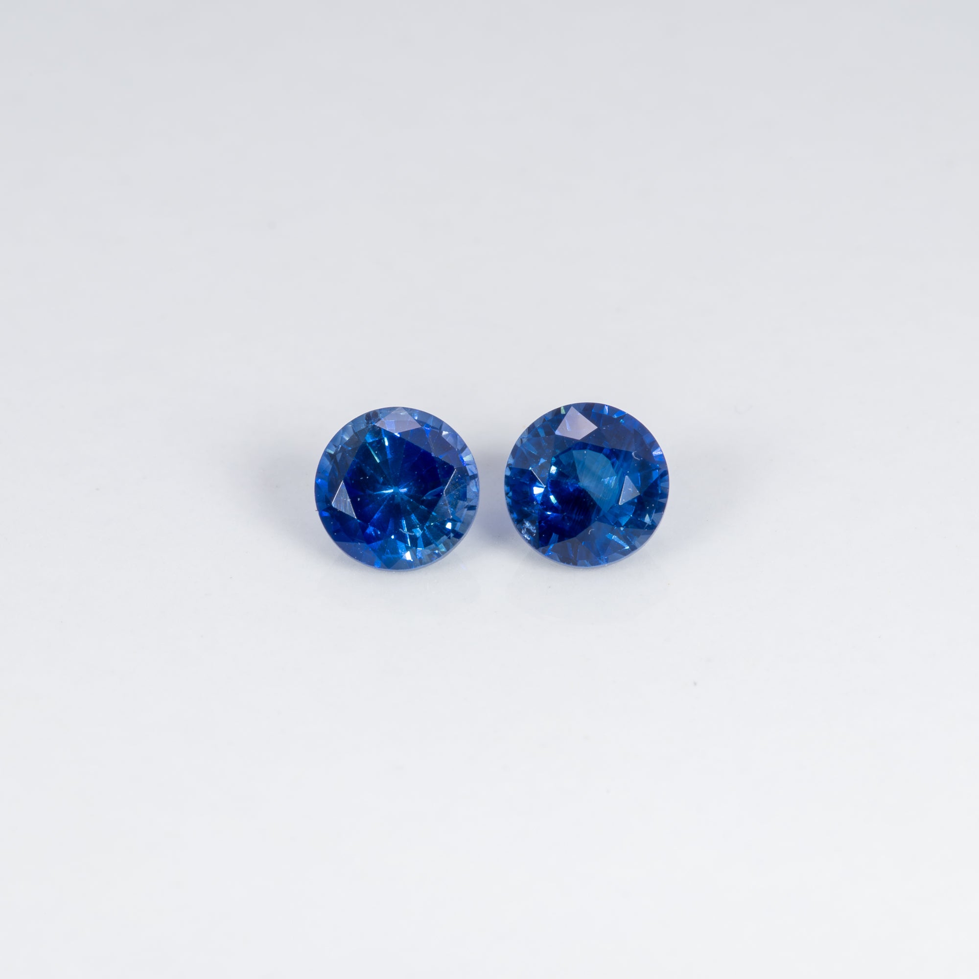 0.47 carat natural blue sapphire round 4.5mm loose gemstone – view 2