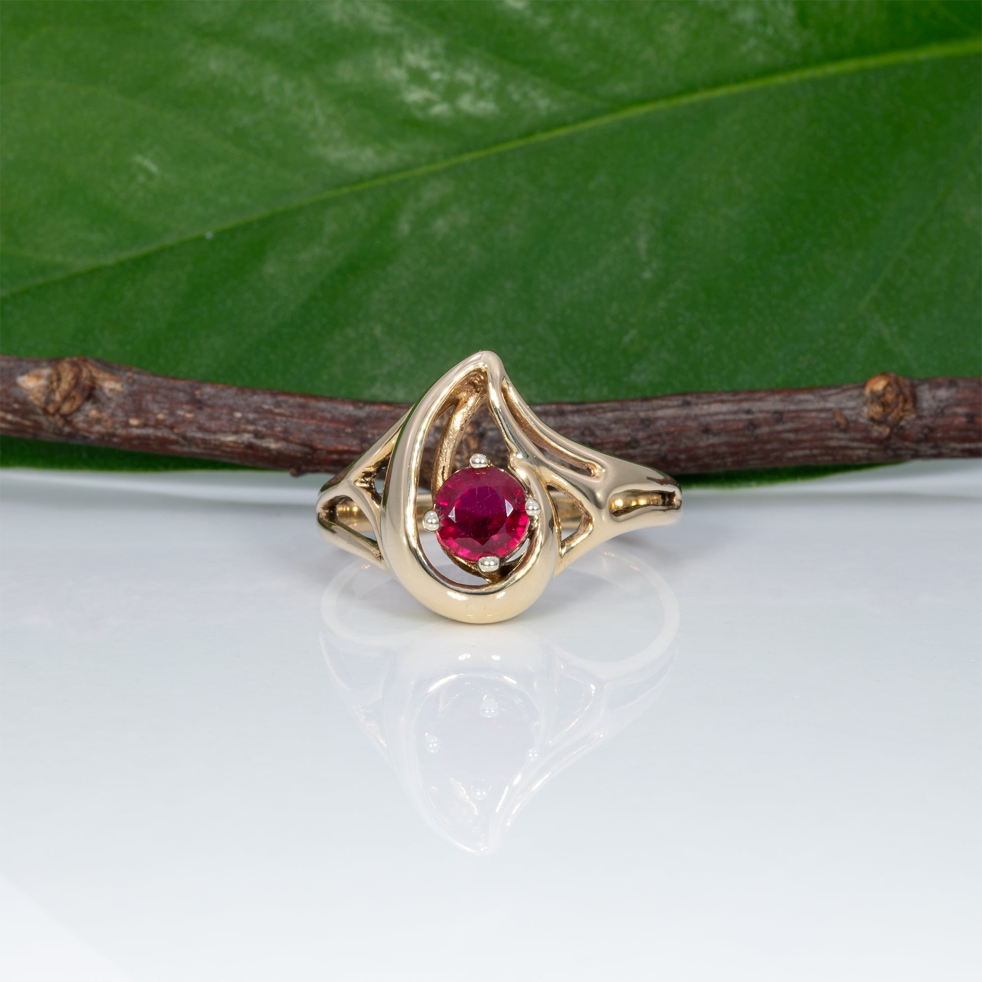 14K yellow gold Madagascar ruby estate ring