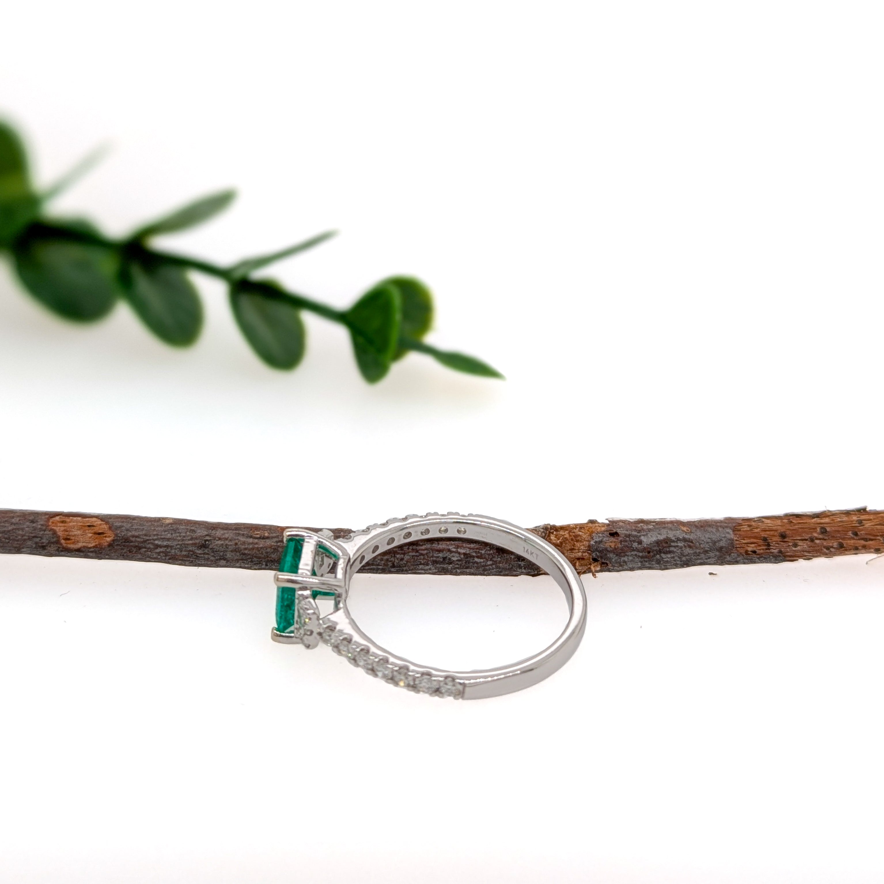 Lea 14K White Gold 0.66cts Colombian Emerald Diamond Ring | Asscher cut 6mm