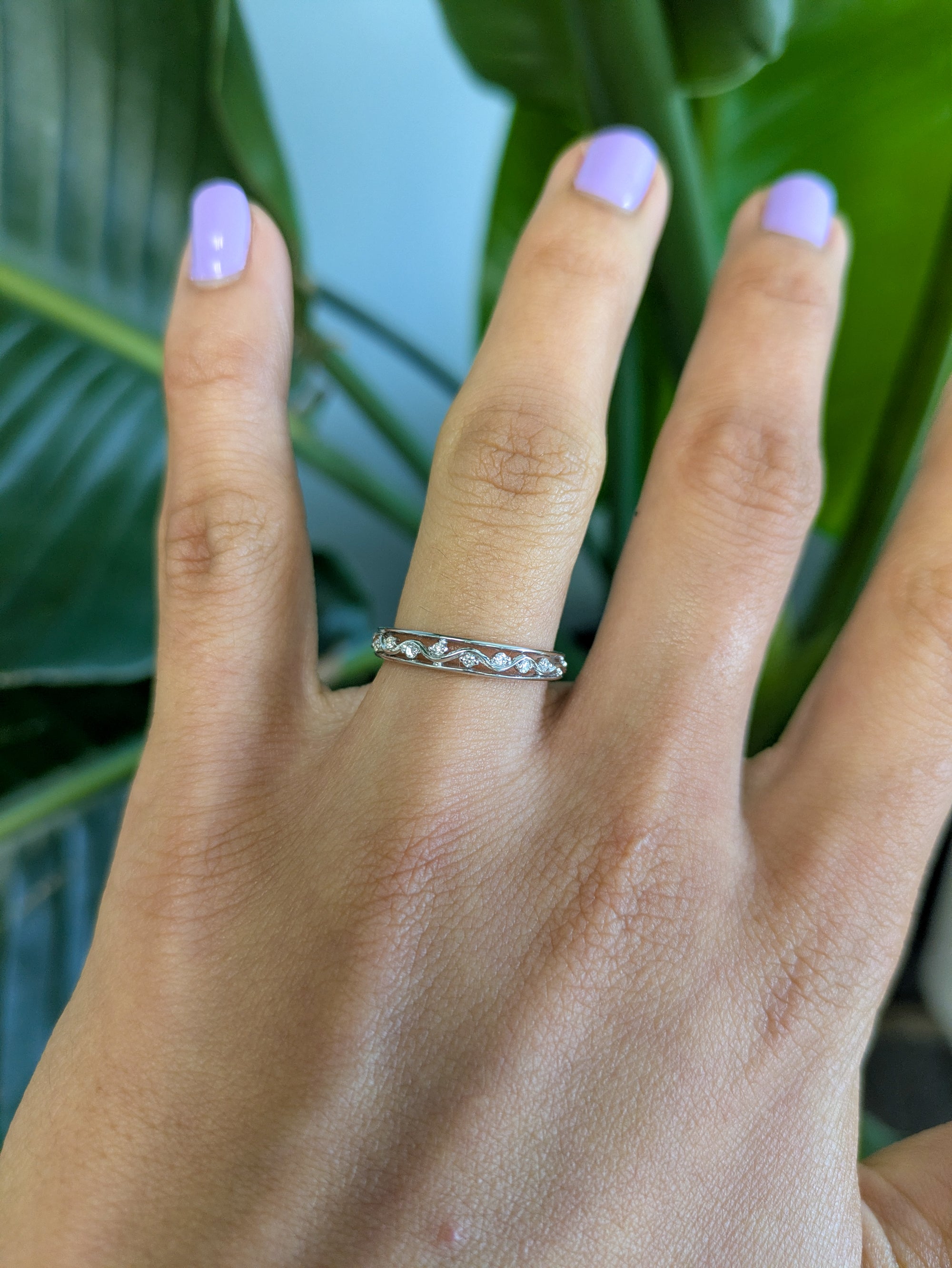 14K white gold diamond band