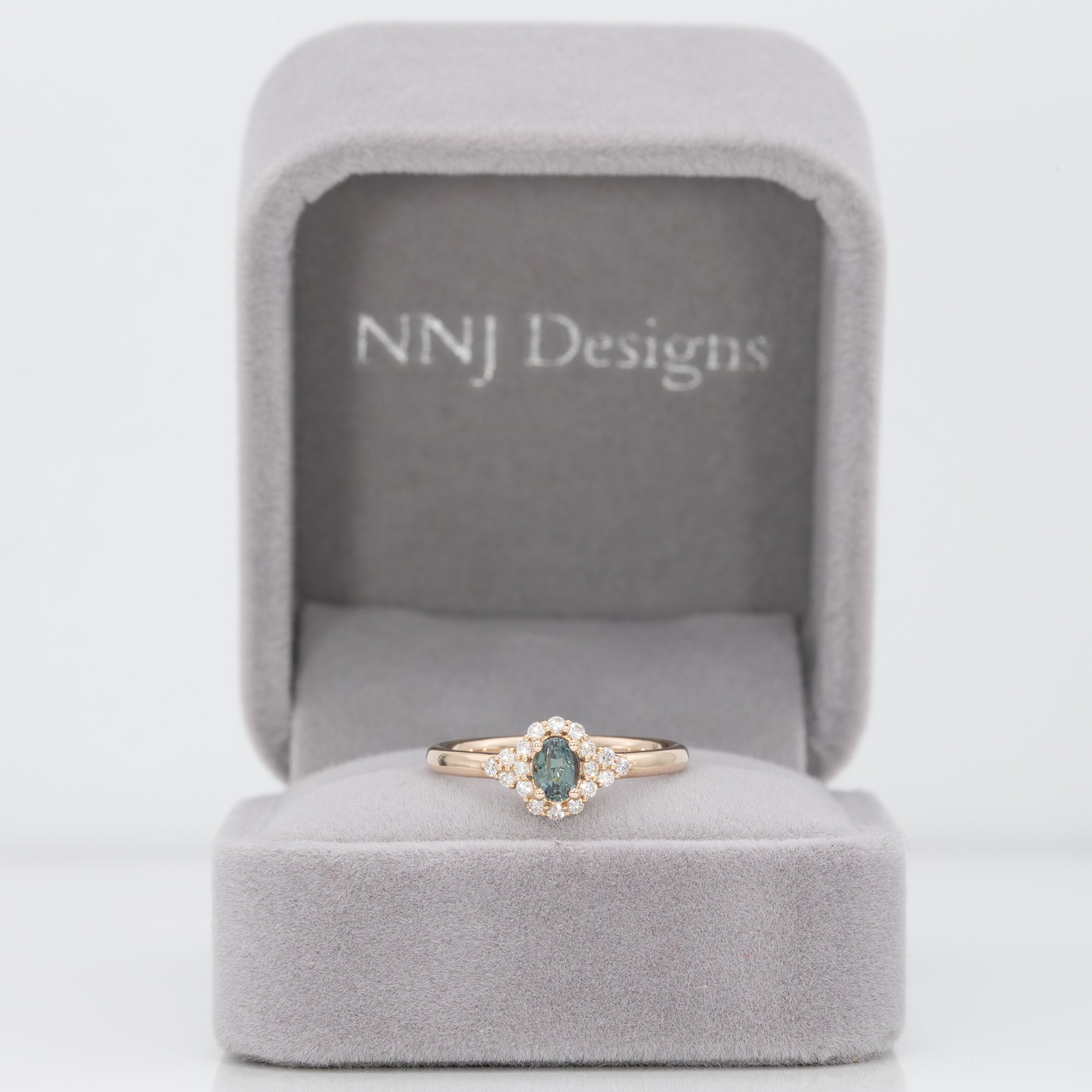 14K yellow gold alexandrite ring