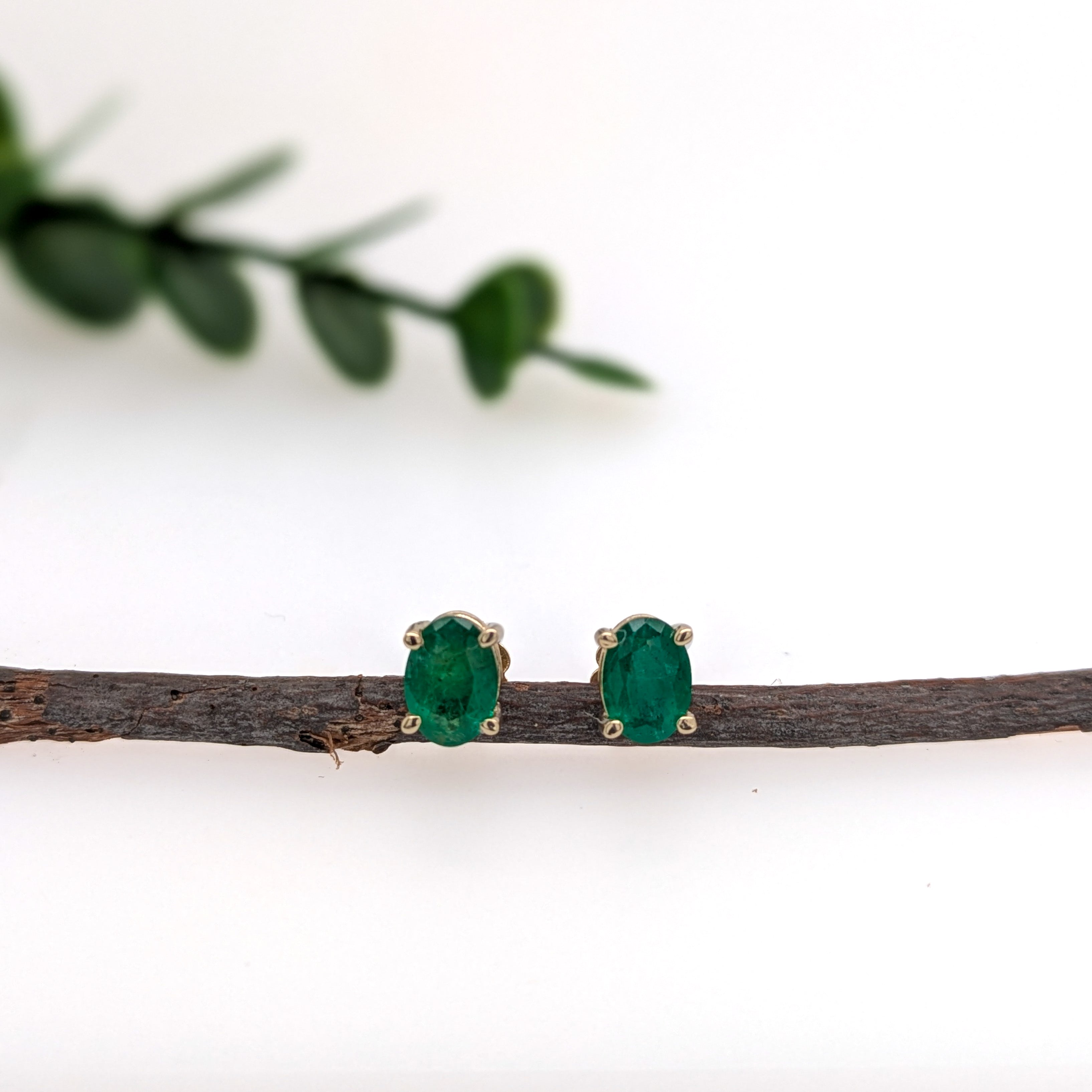 Lyila 14K Gold 1.4cts Emerald Solitaire Stud Earrings | Oval 7x5mm
