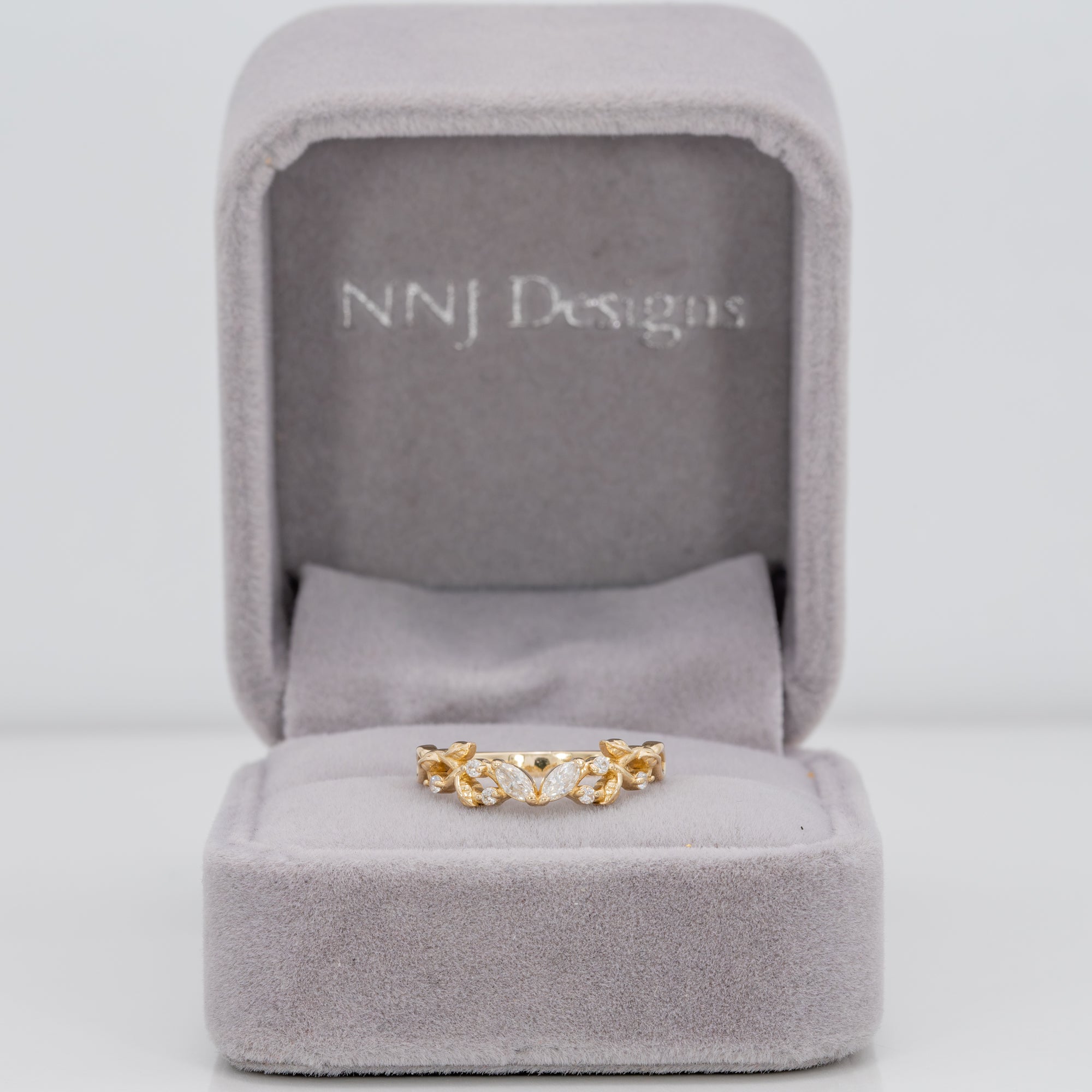 14K yellow gold diamond band