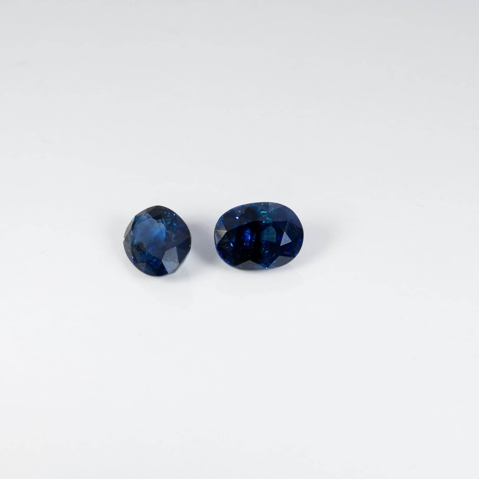 1.3 carat natural blue sapphire oval 8x6mm loose gemstone – view 3