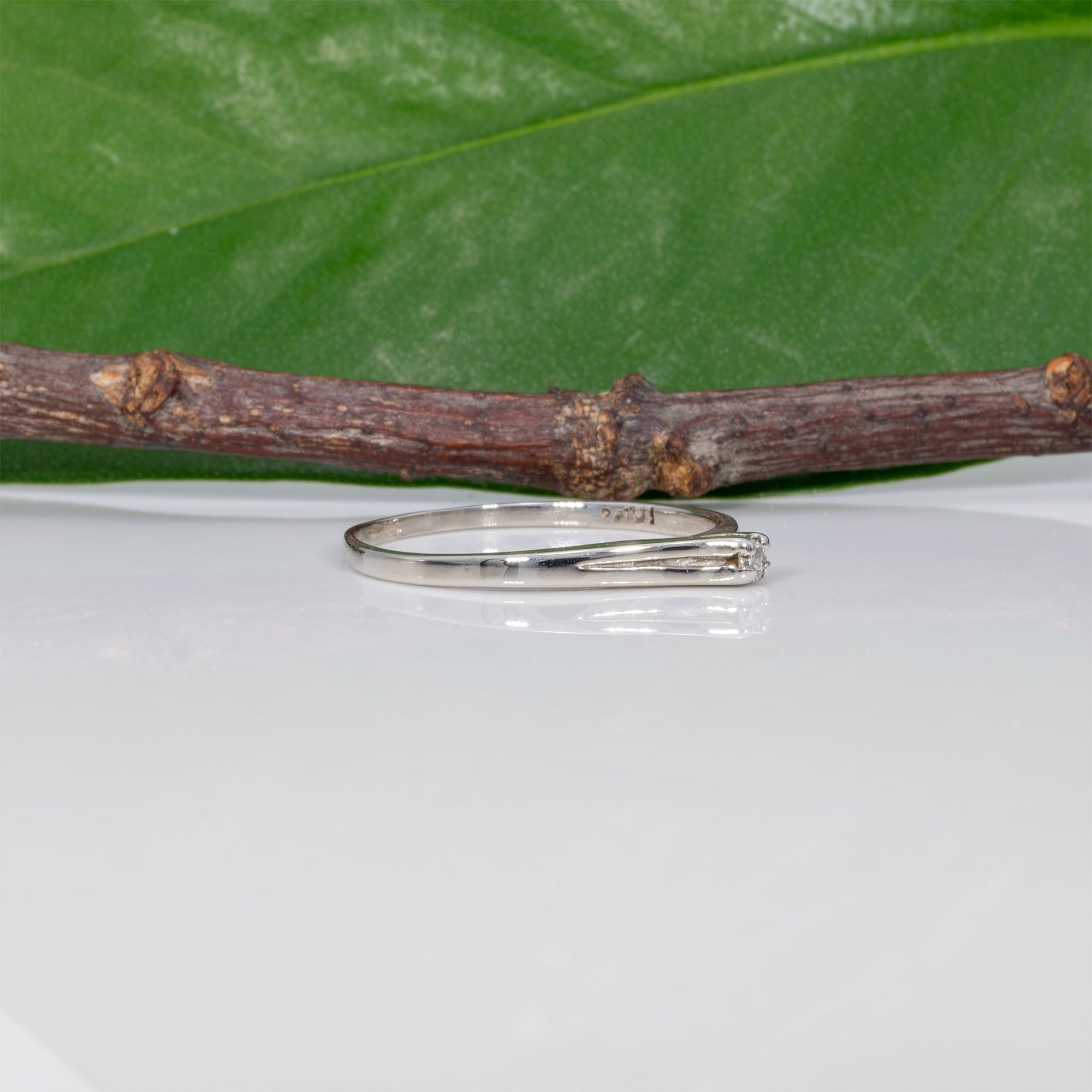 10K white gold single diamond estate ring