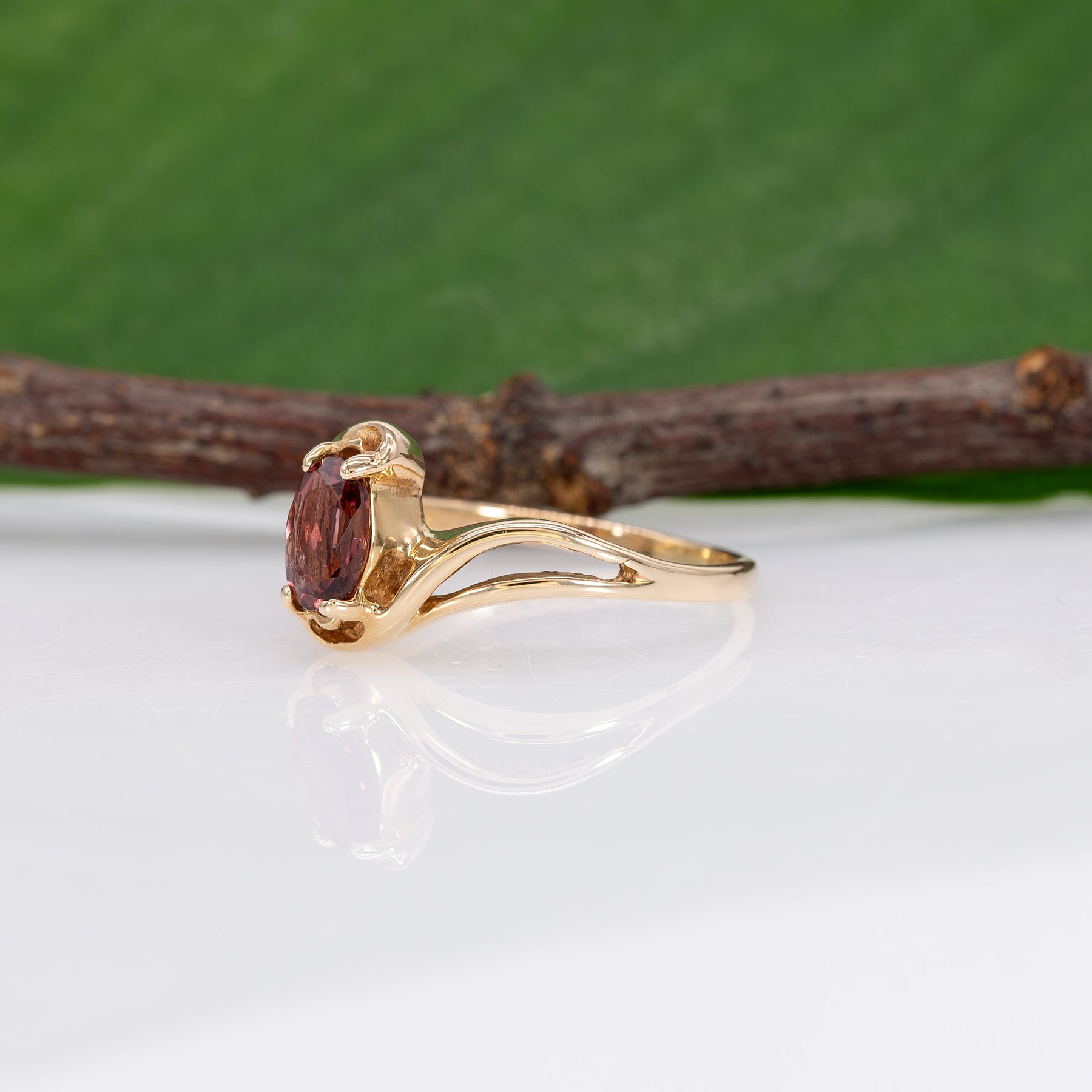 14K yellow gold orange spinel estate solitaire ring