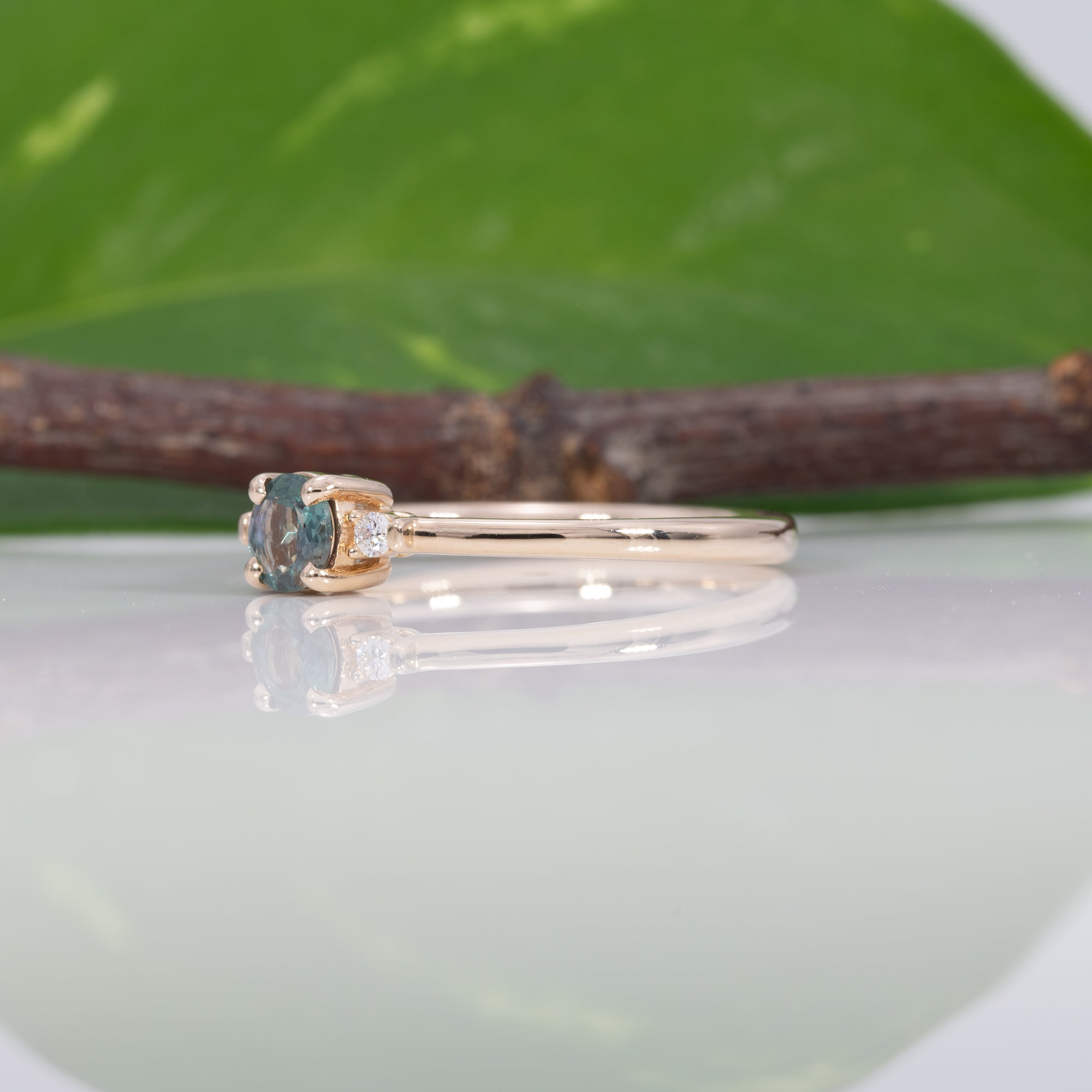 14K yellow gold alexandrite ring