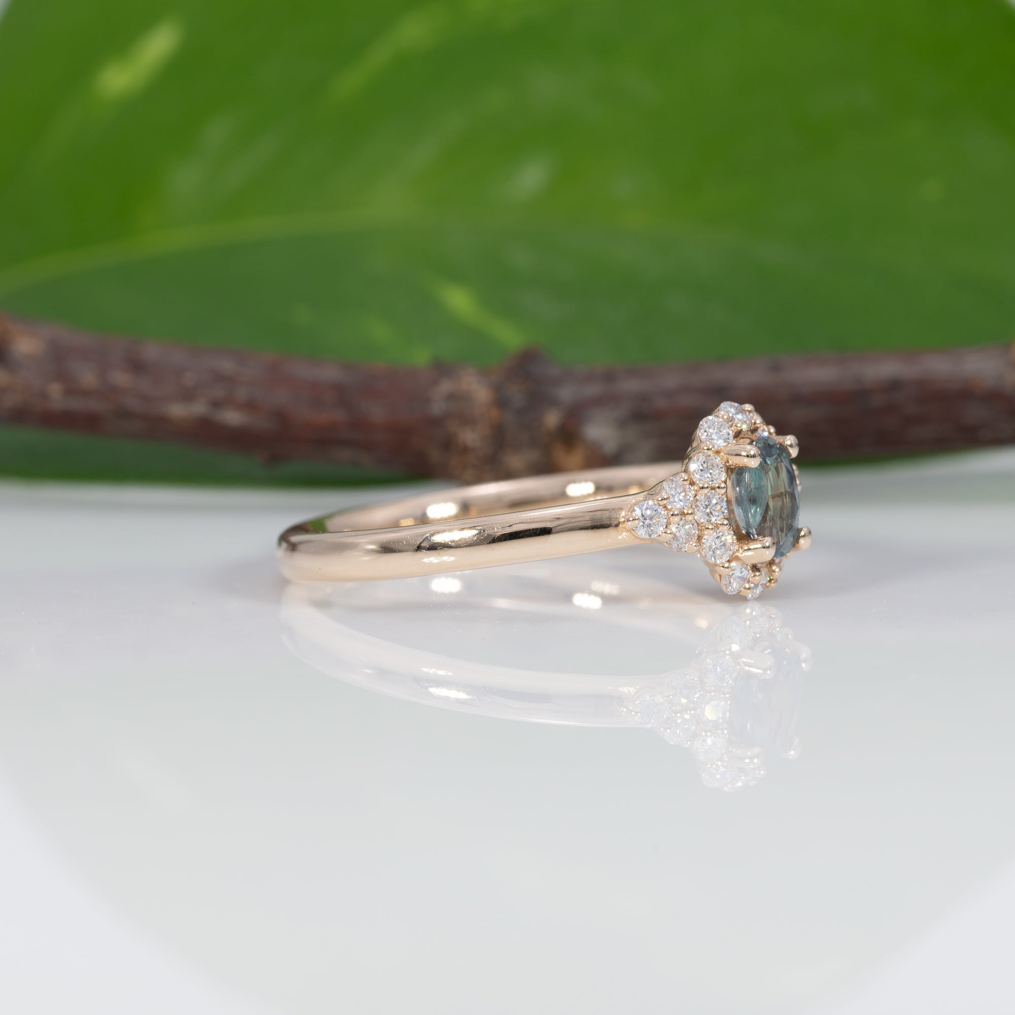 14K yellow gold alexandrite ring