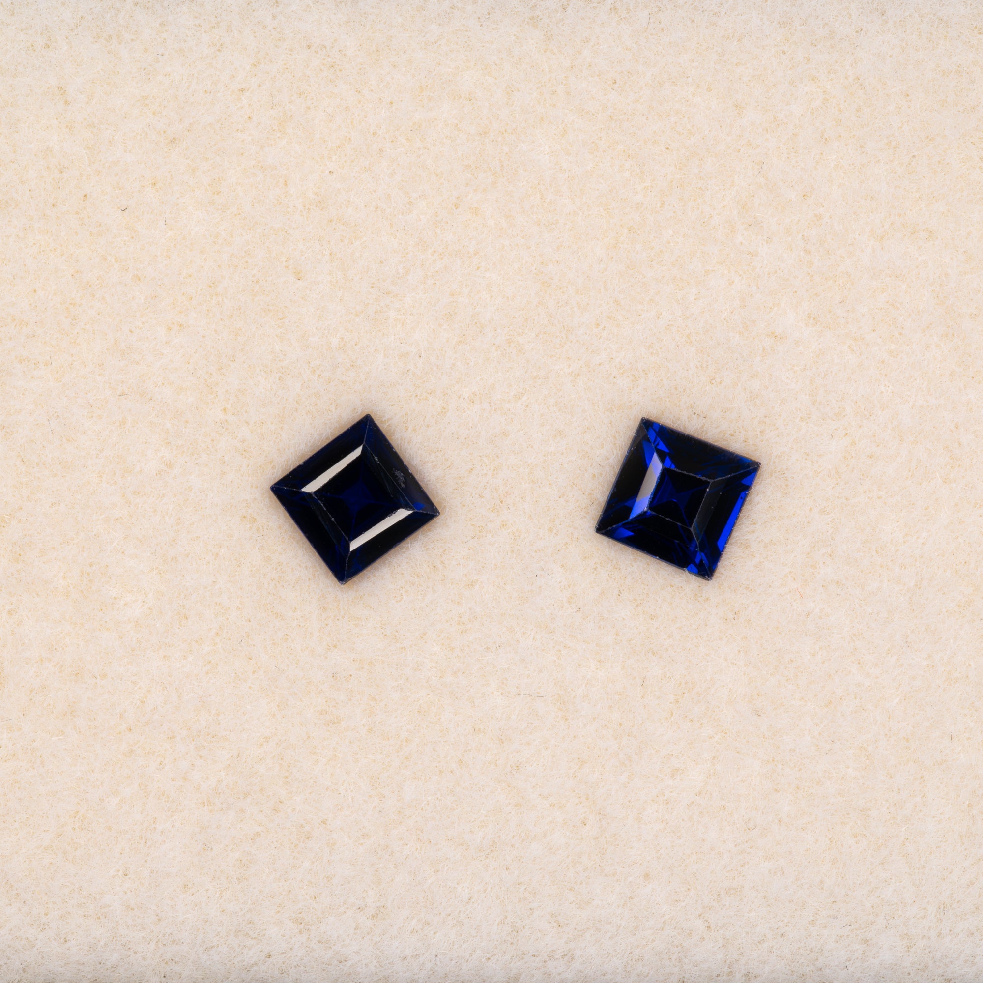 0.47 carat natural blue sapphire princess 4mm loose gemstone – view 2