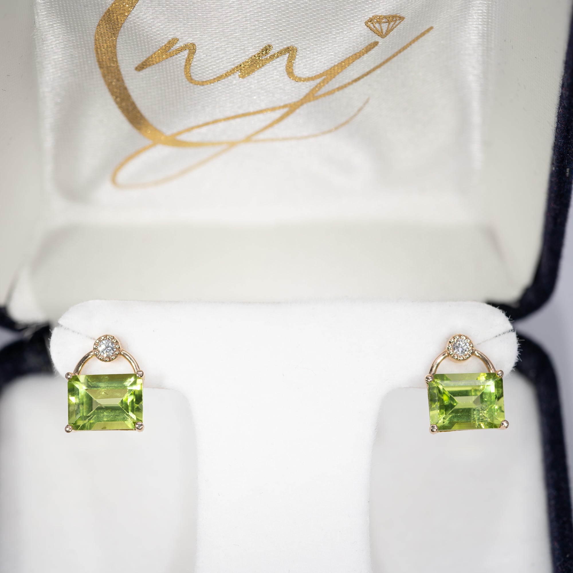 14K yellow gold peridot earrings