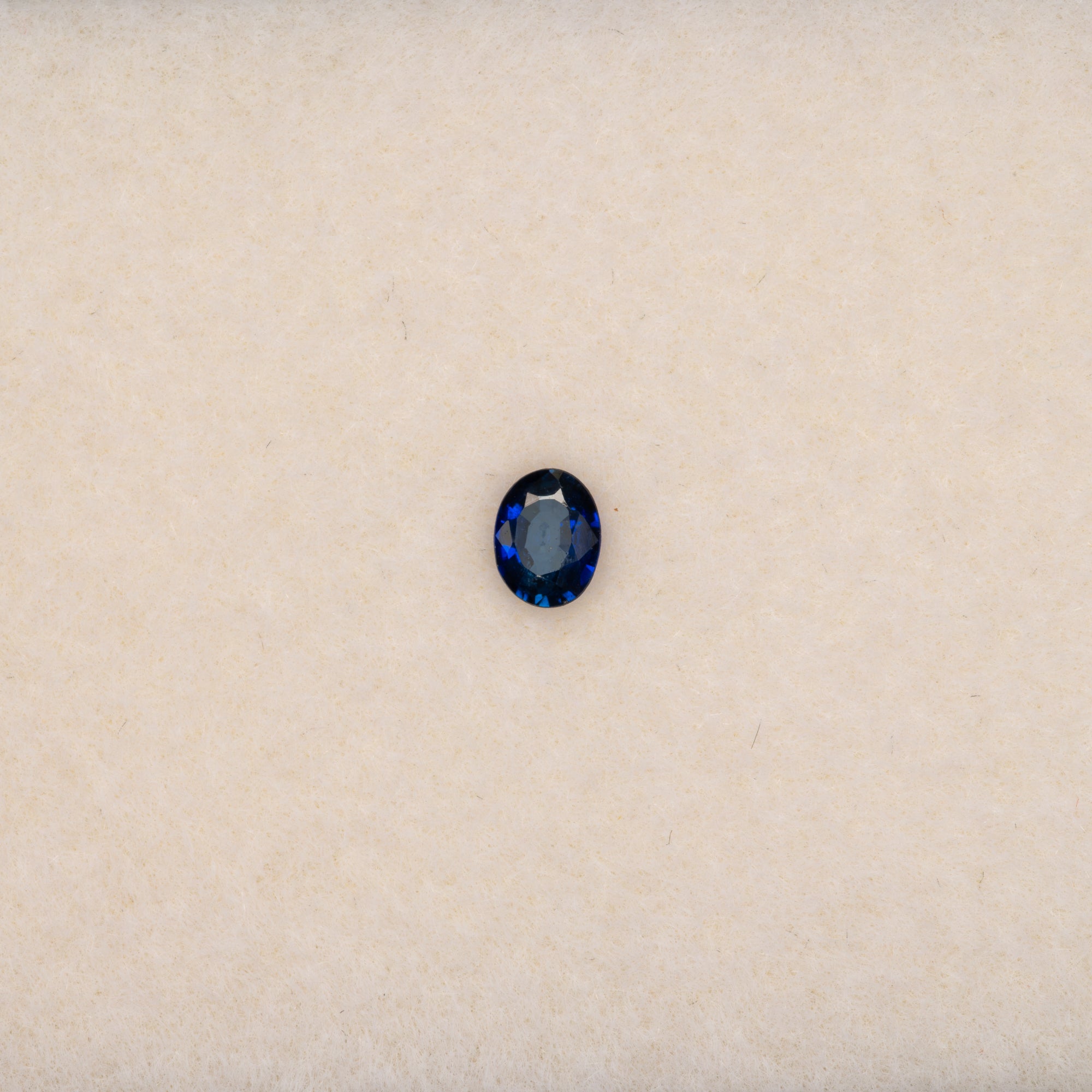 0.2 carat natural blue sapphire, oval 4x3mm loose gemstone