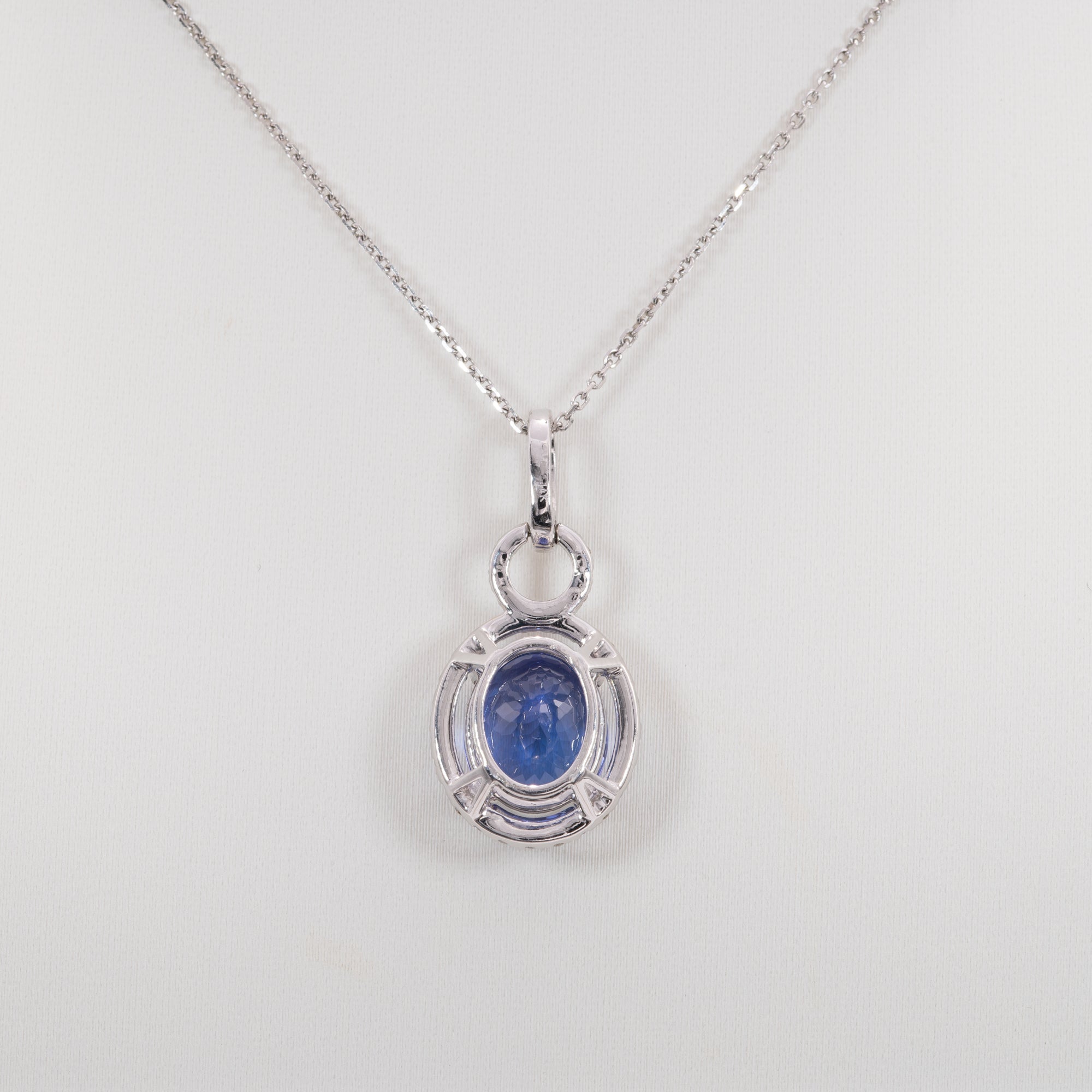 14K white gold tanzanite pendant