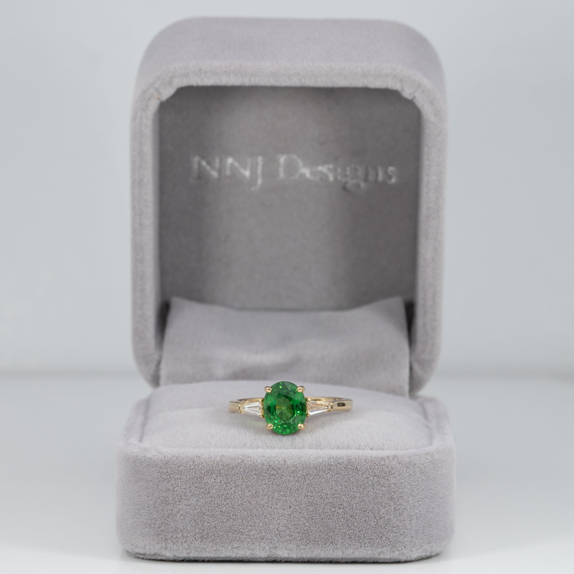 18K yellow gold tsavorite garnet ring