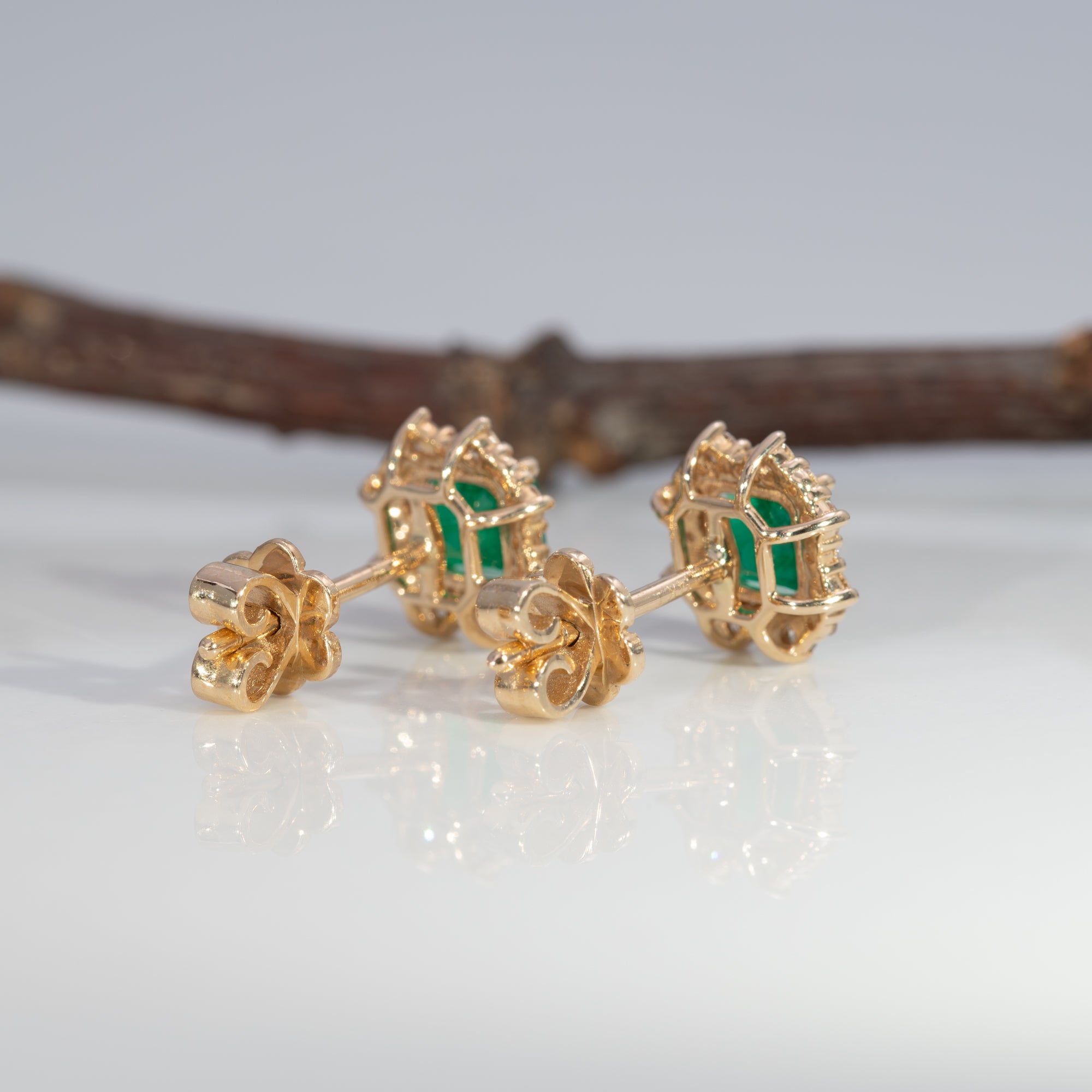 14K yellow gold colombian emerald earrings