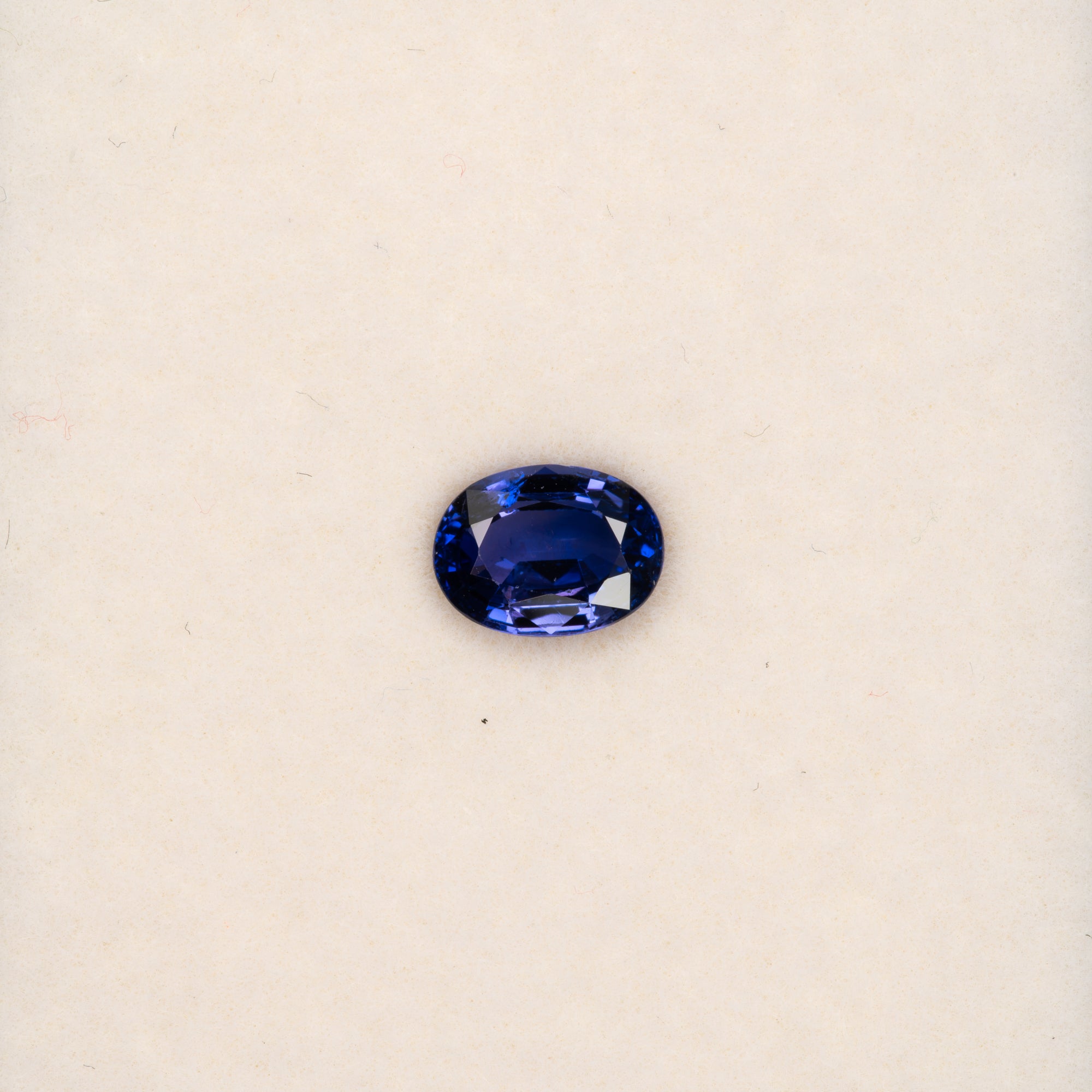 1.00 carat natural purple sapphire, oval 7x5mm Ceylon loose gemstone