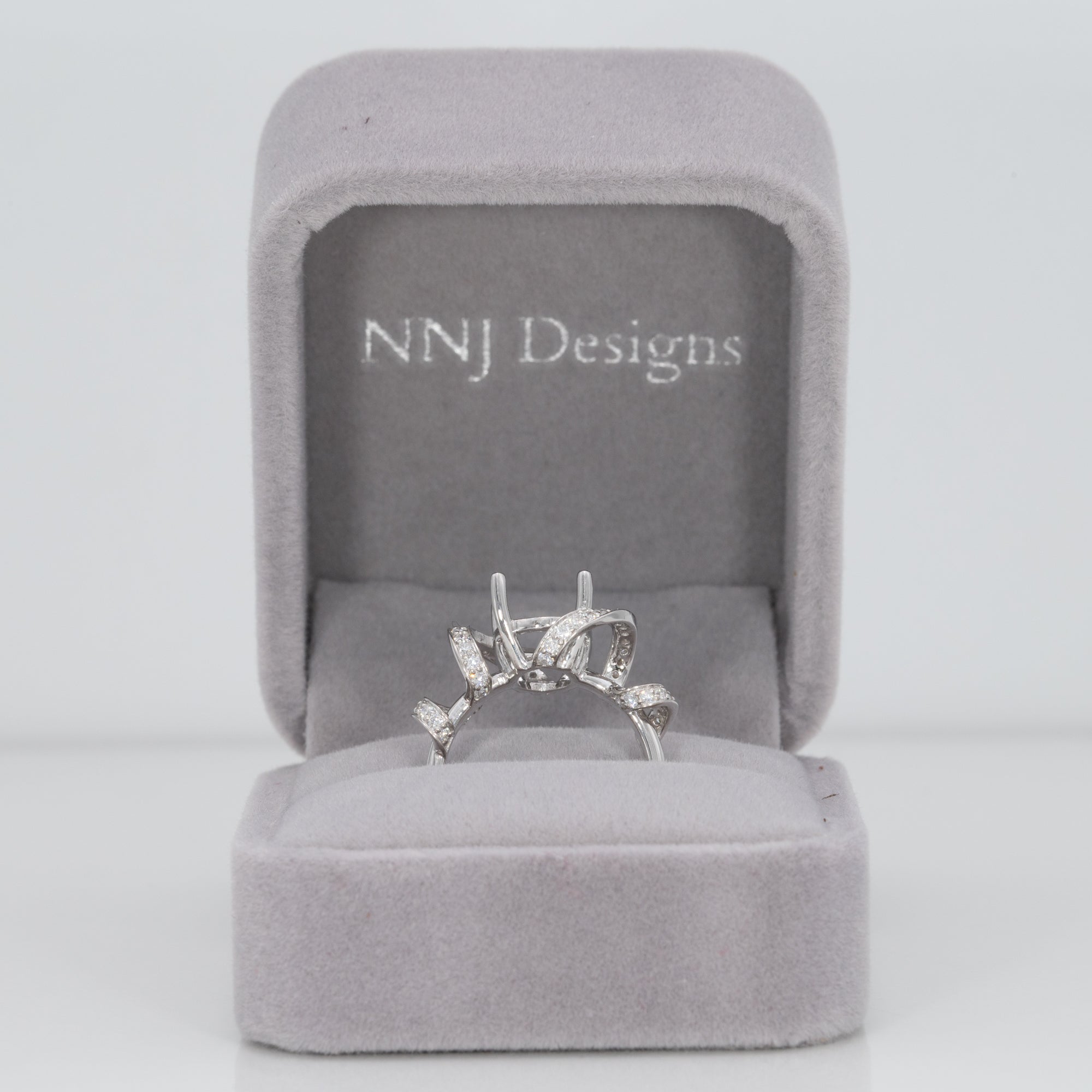 14K white gold diamond ring