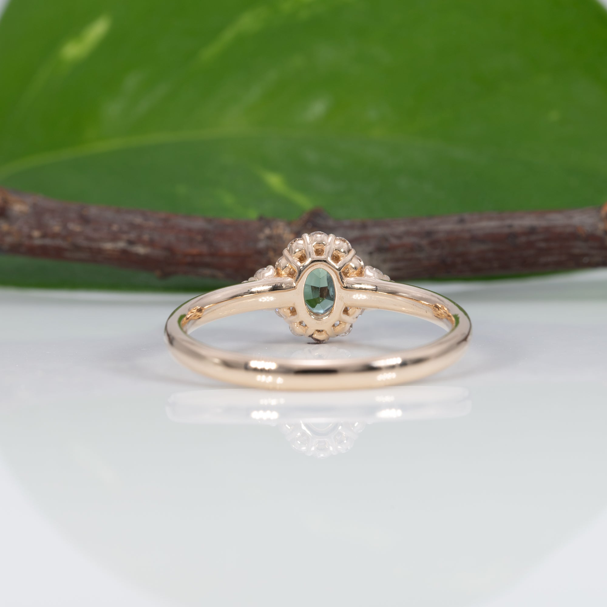14K yellow gold alexandrite ring