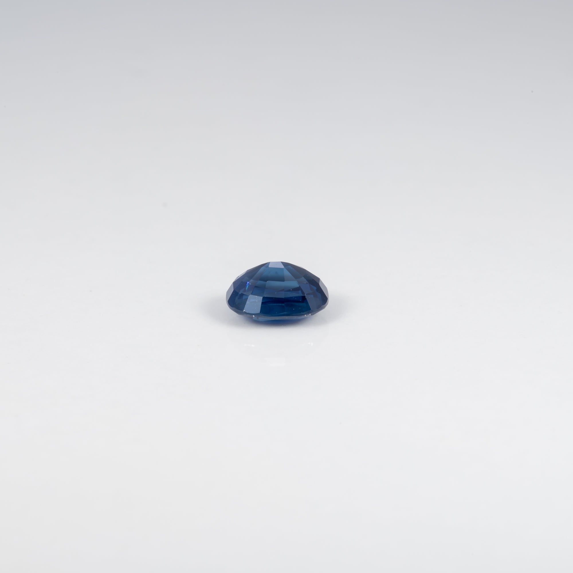 2.14 carat natural blue sapphire oval 8.6x6.7mm loose gemstone – view 4