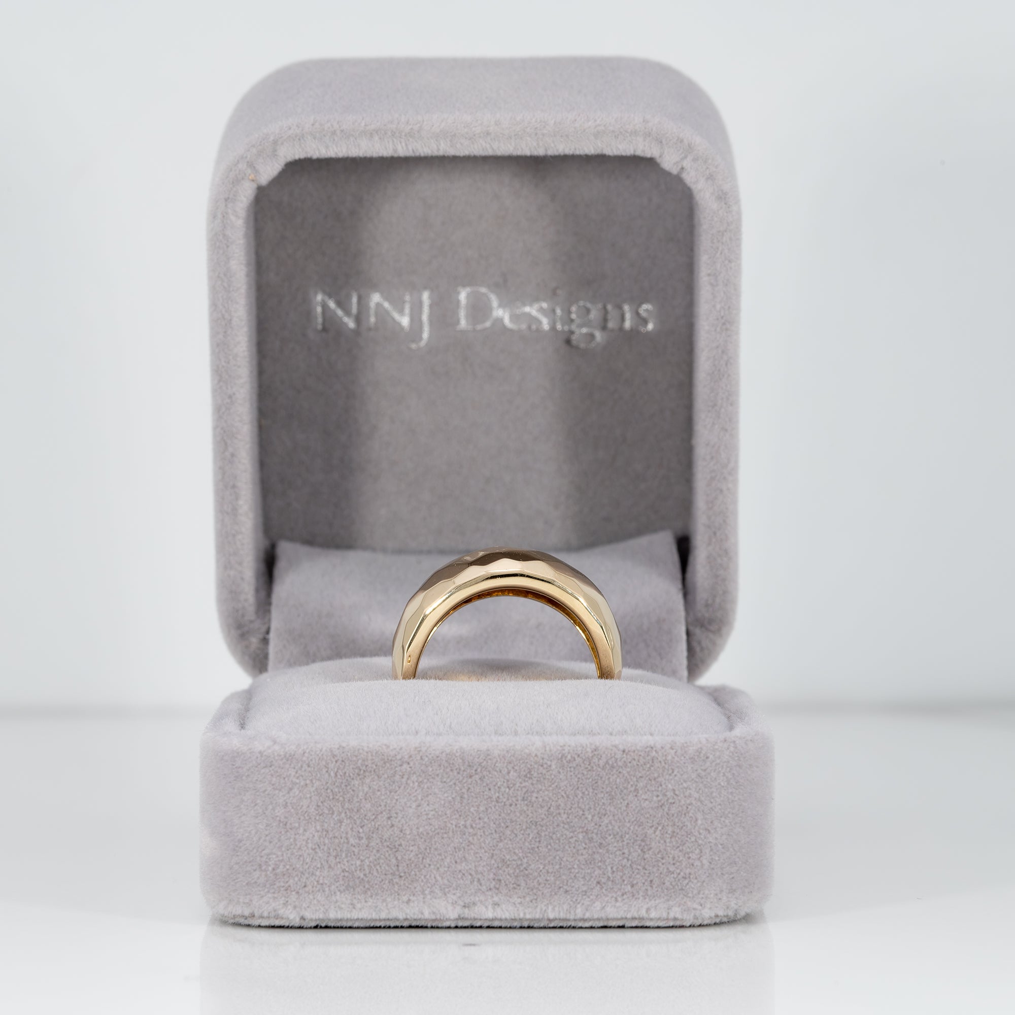 14K yellow gold wide comfort-fit estate band