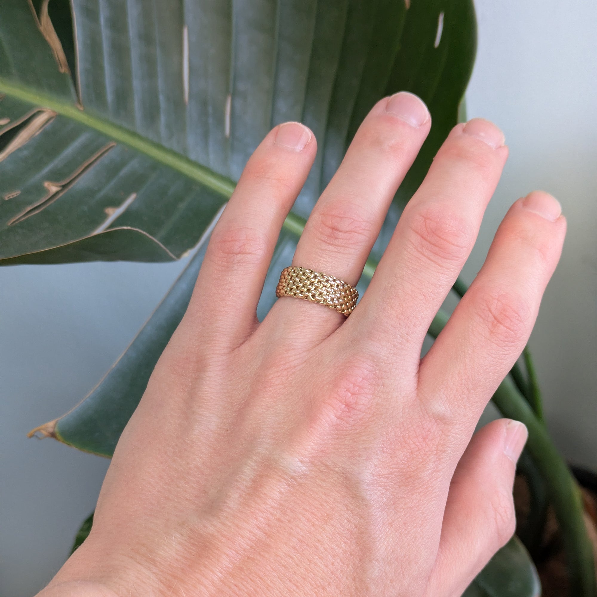 solid 14K yellow gold flex estate band