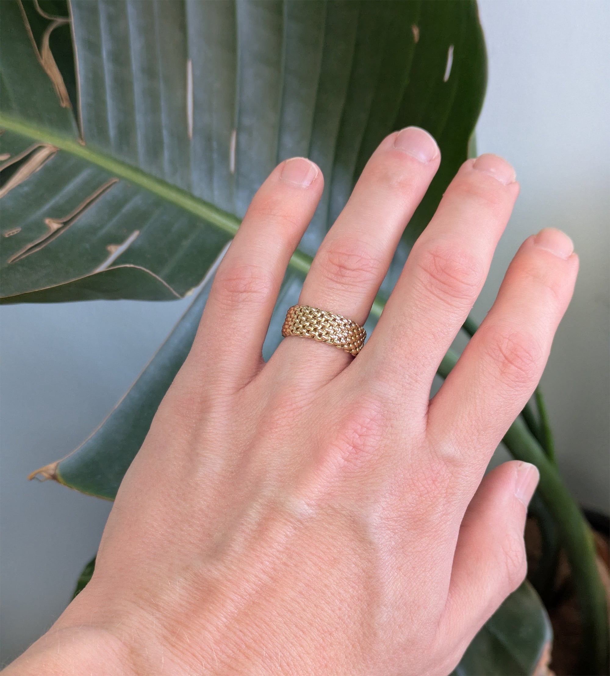 solid 14K yellow gold flex estate band