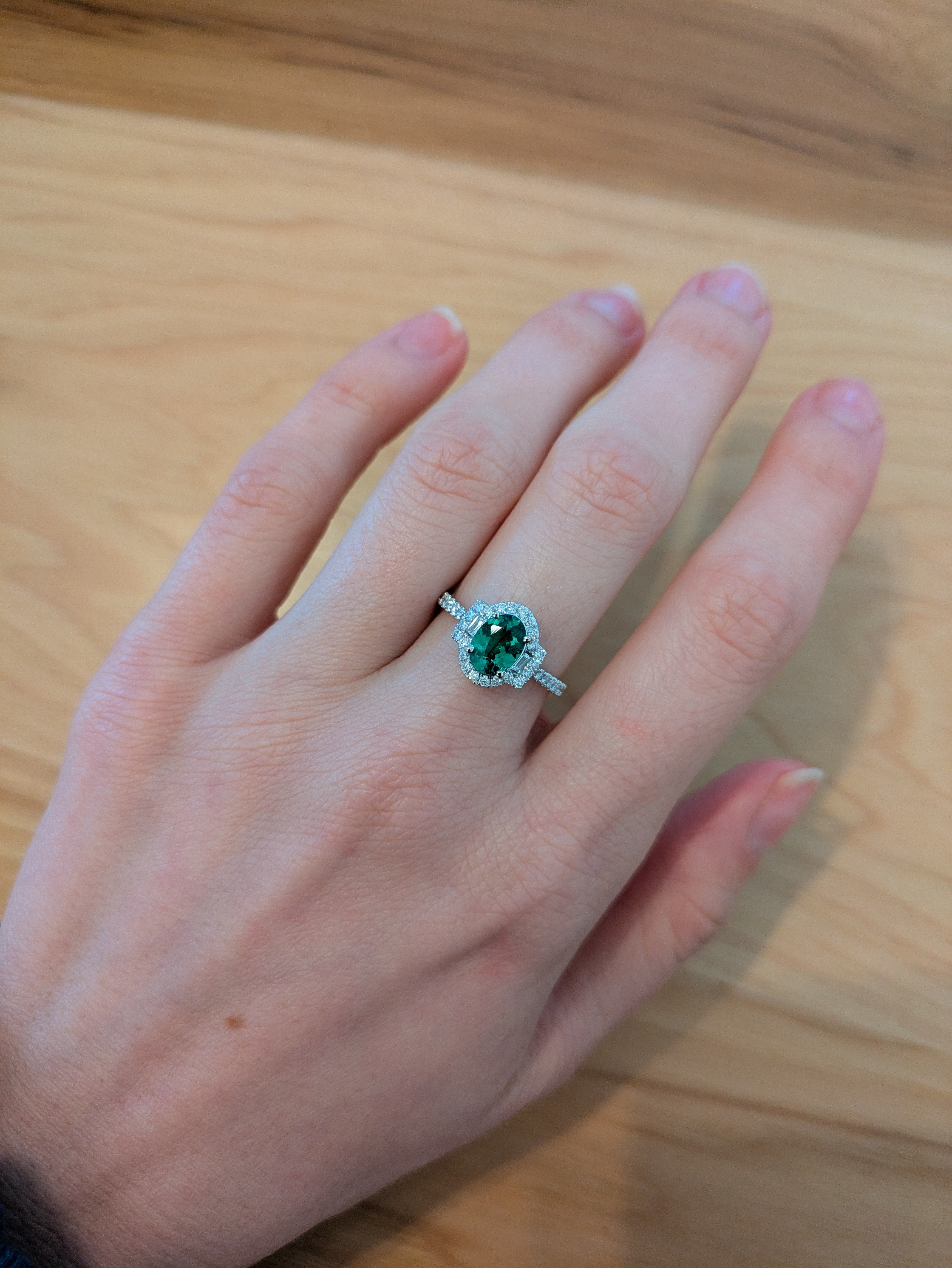 Risha 14K White Gold 1.0cts Tsavorite Diamond Ring | Oval 8x6mm